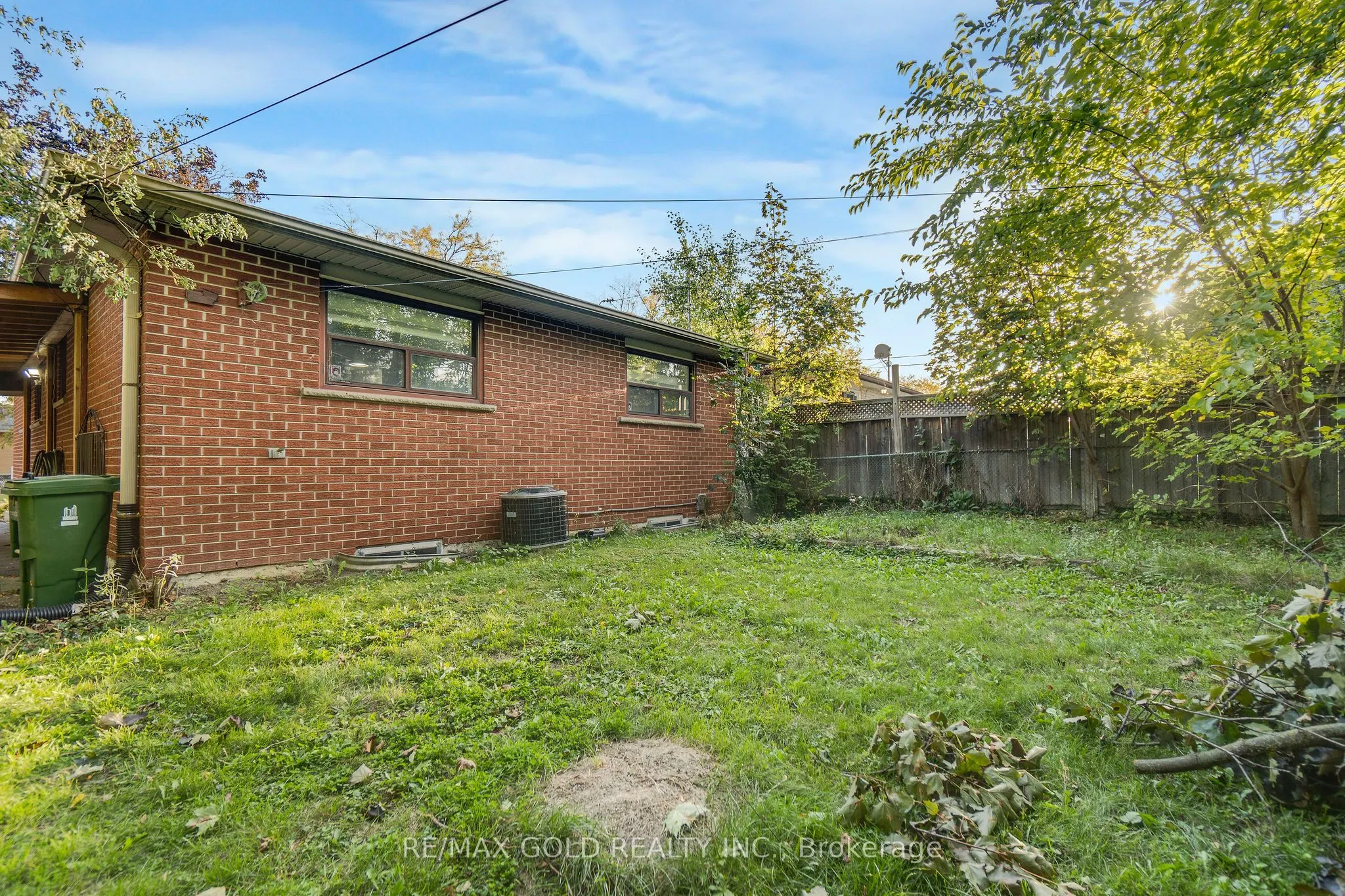 6 Midhurst Drive