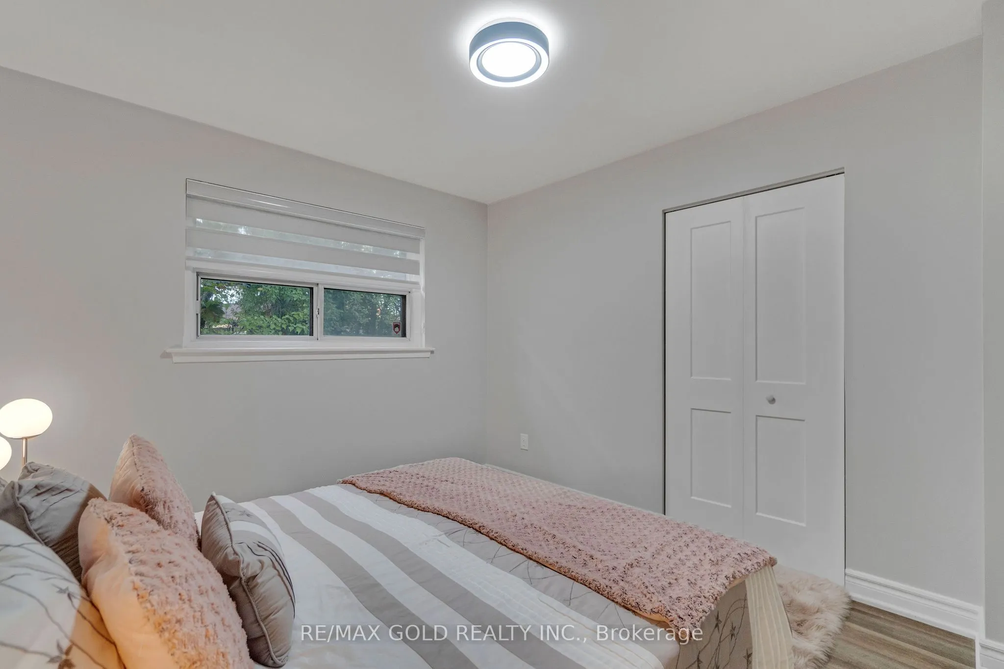 6 Midhurst Drive