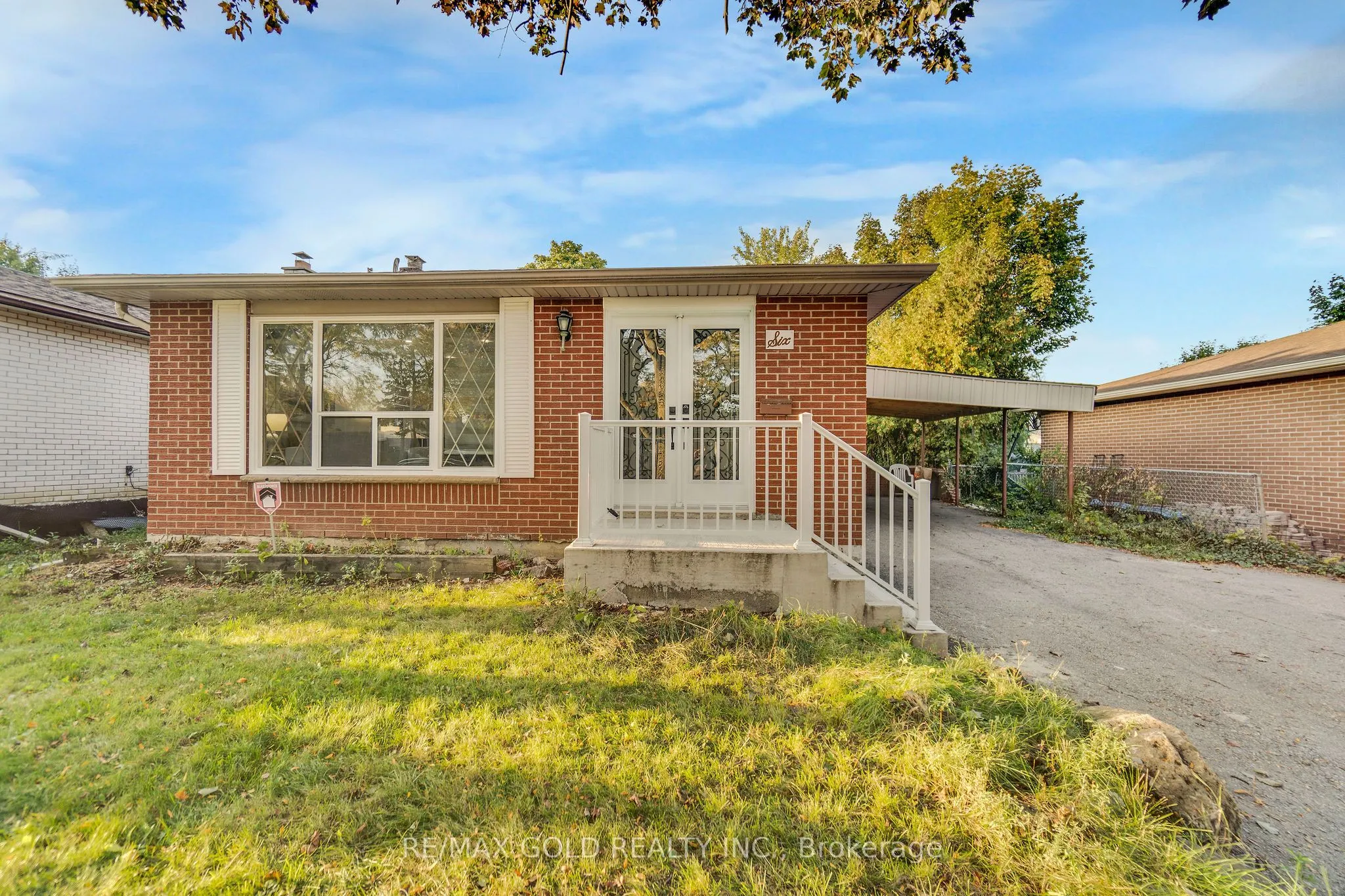 6 Midhurst Drive