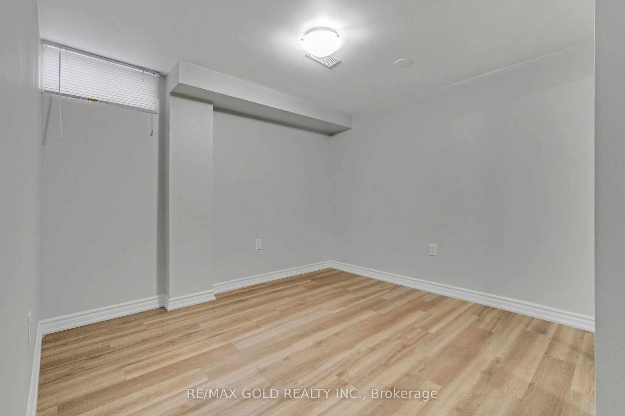 6 Midhurst Drive