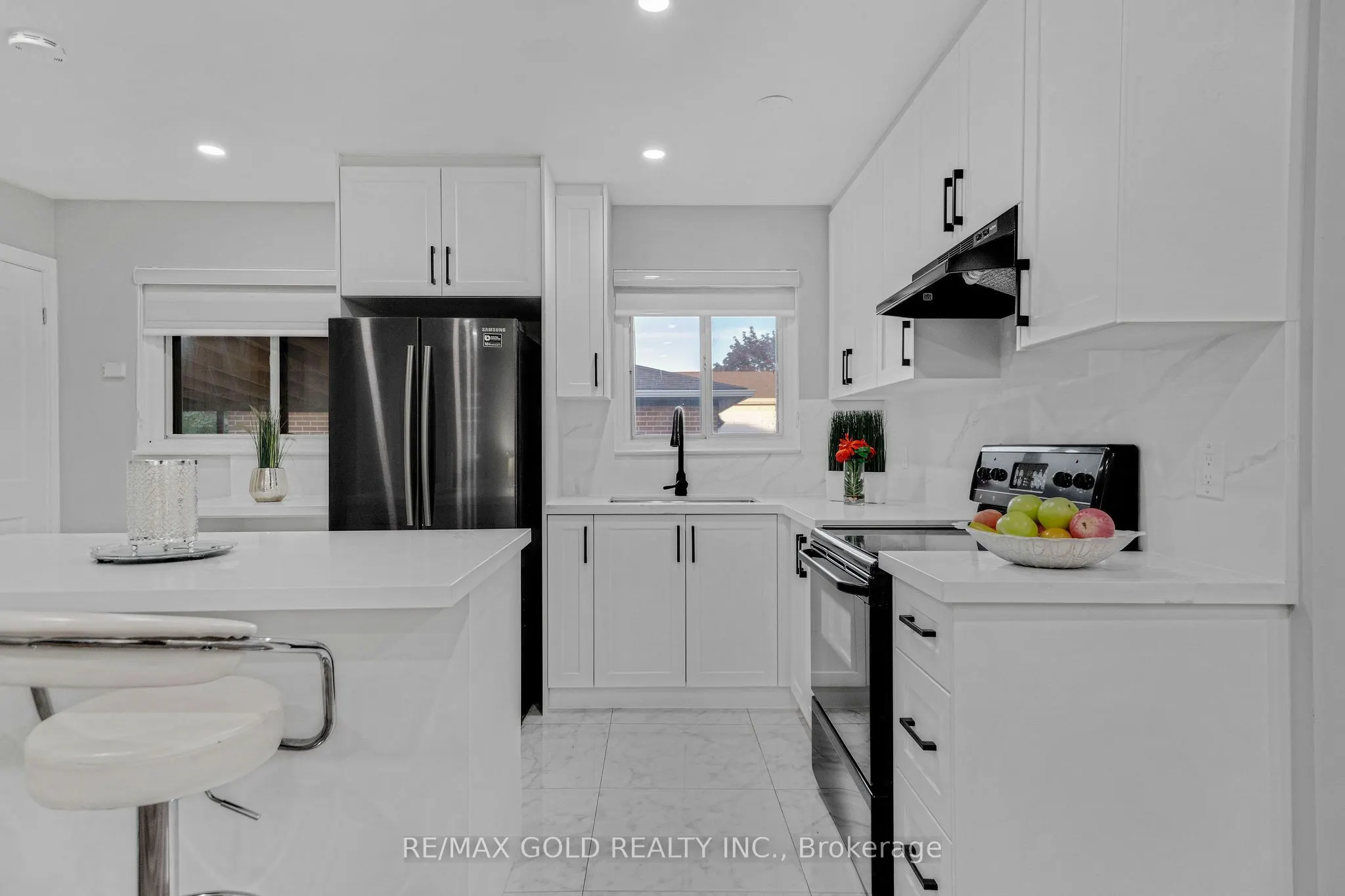 6 Midhurst Drive