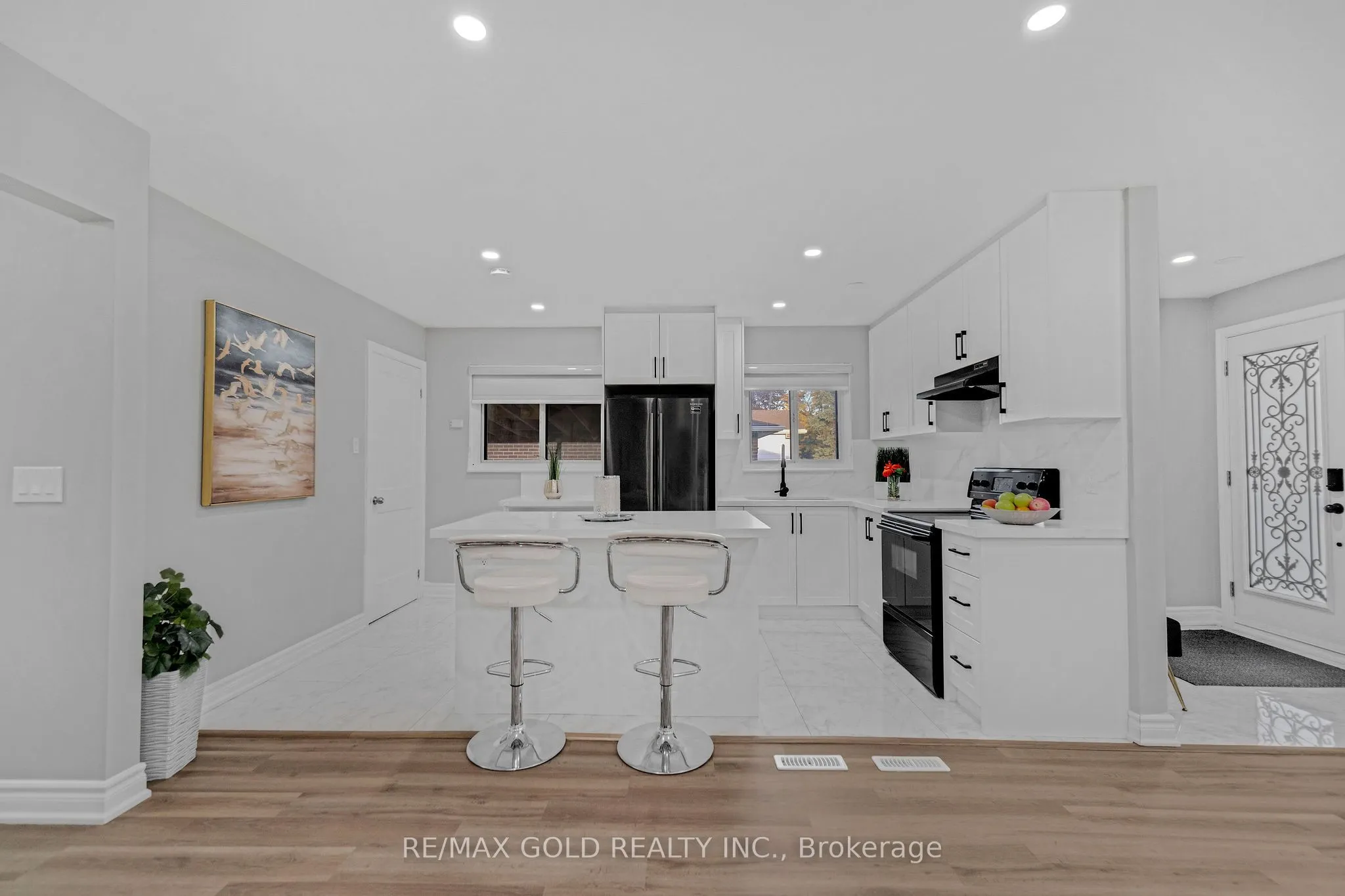 6 Midhurst Drive