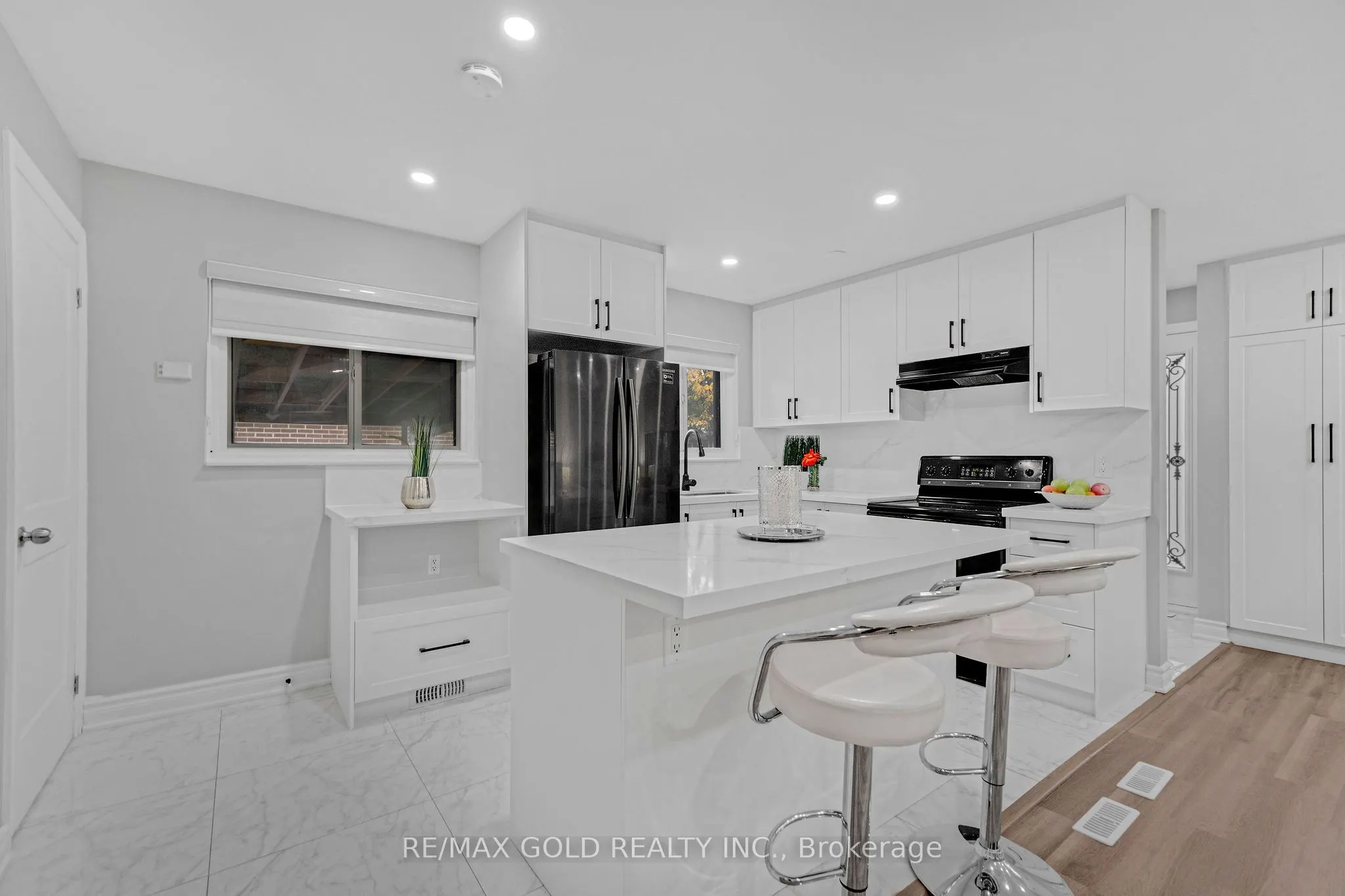 6 Midhurst Drive