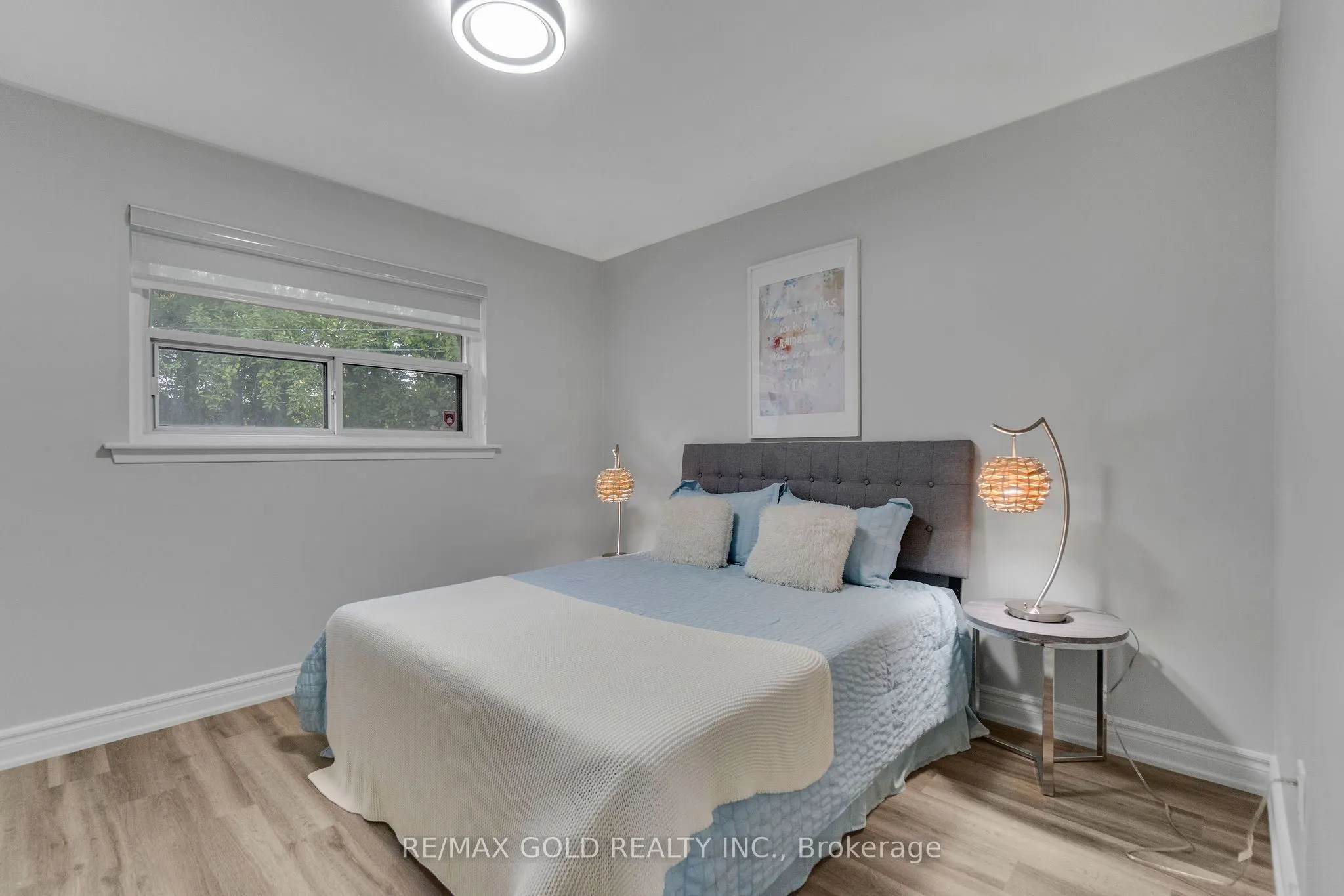 6 Midhurst Drive