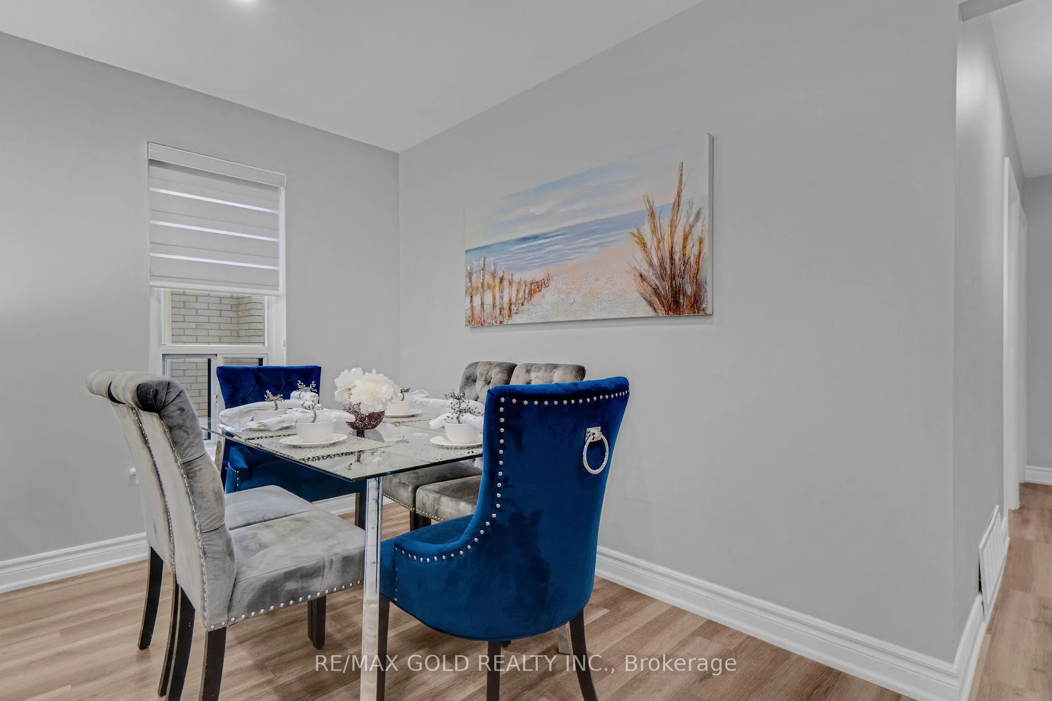 6 Midhurst Drive