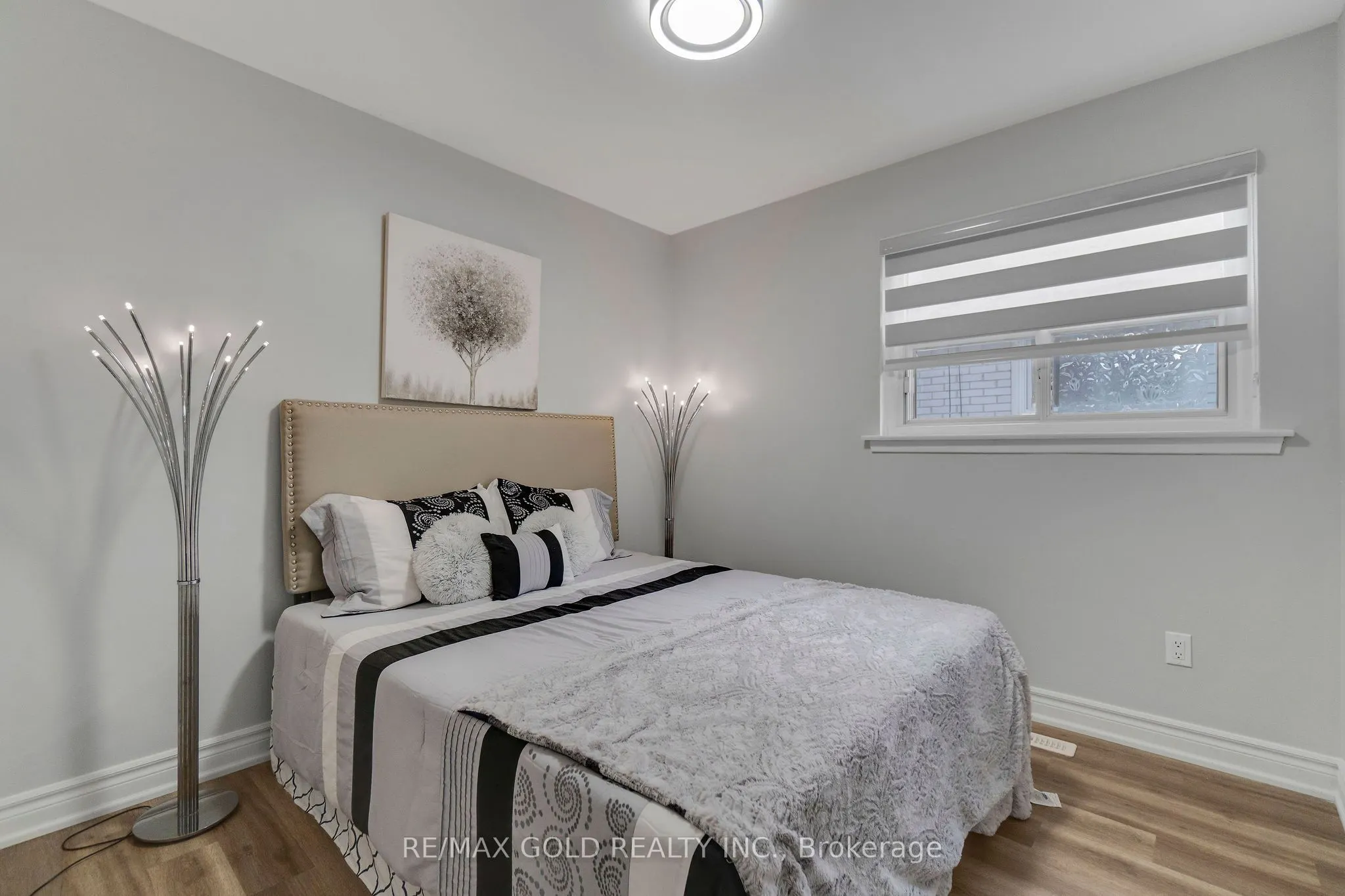 6 Midhurst Drive