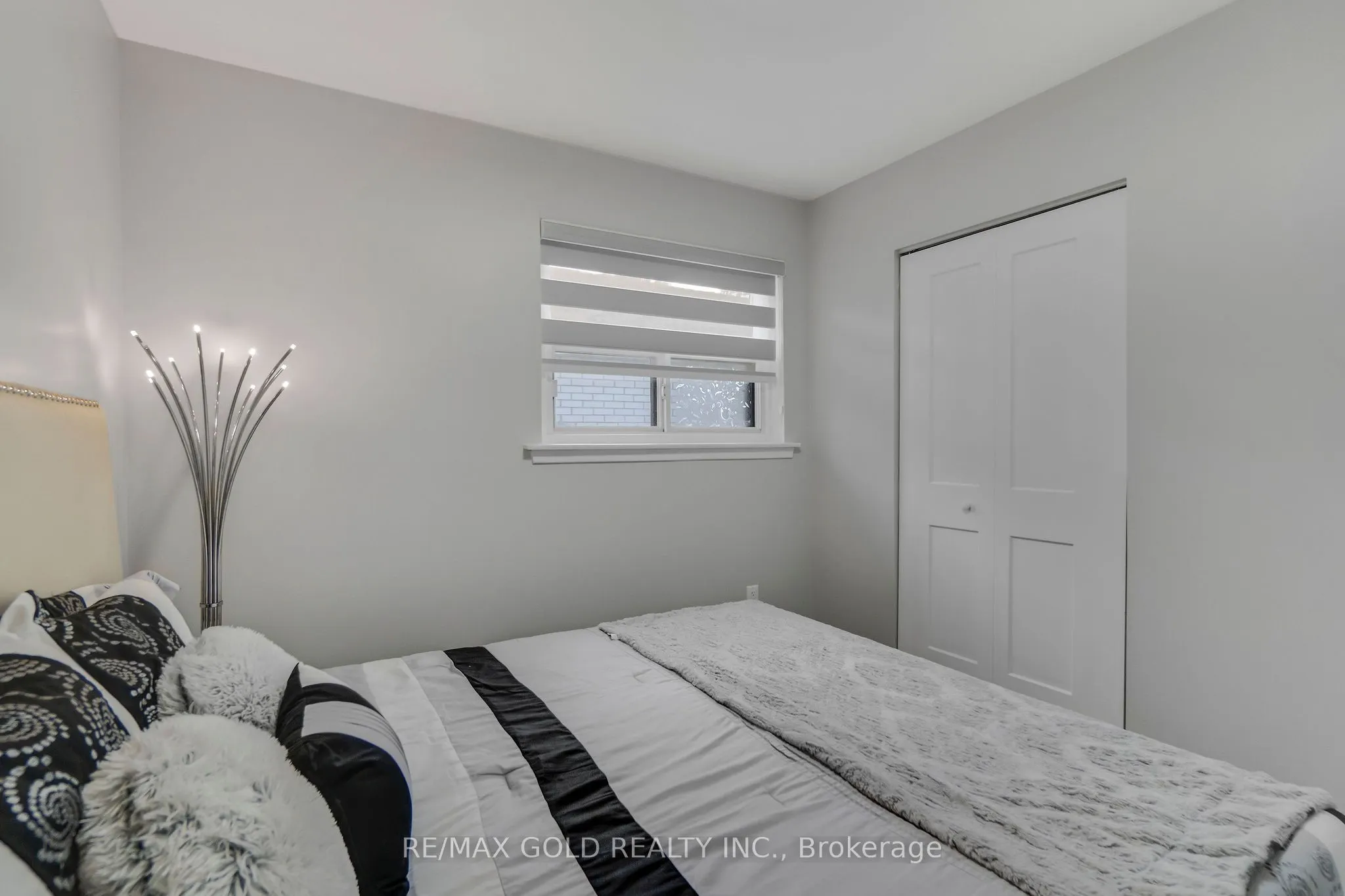 6 Midhurst Drive