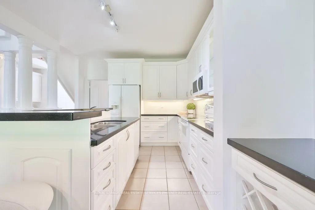 2165 Stavebank Road, #27