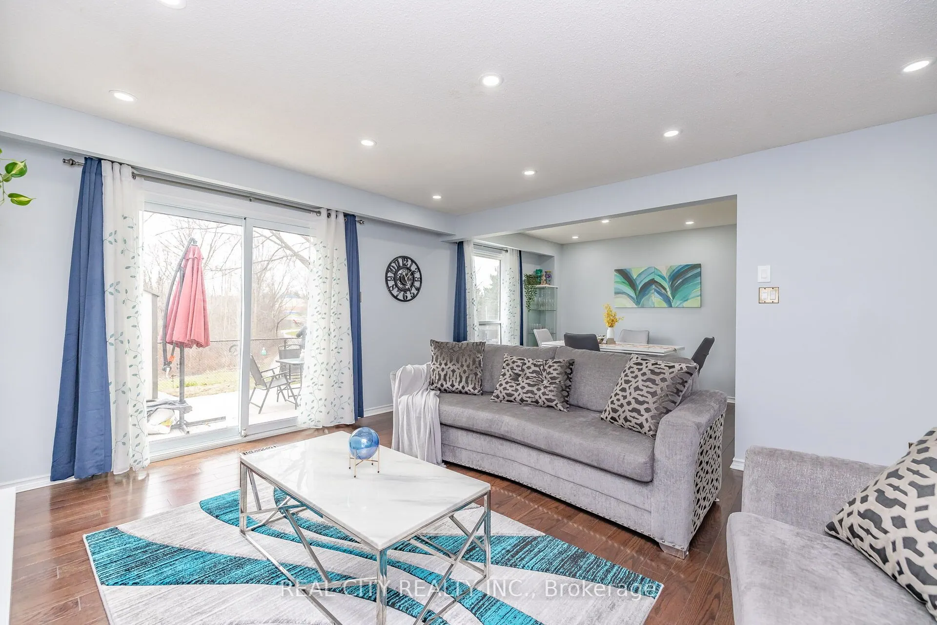 70 Majestic Crescent