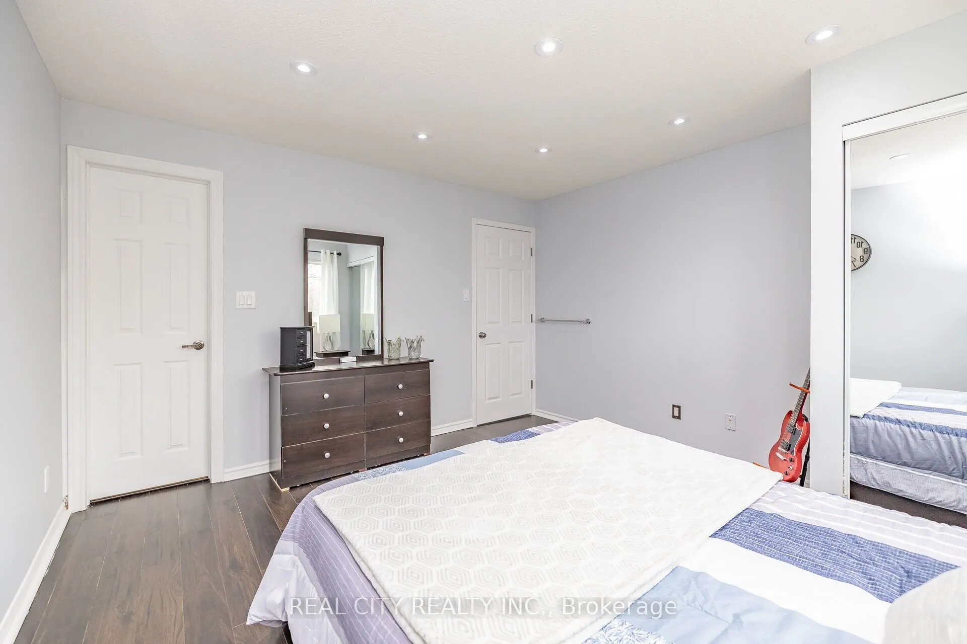 70 Majestic Crescent