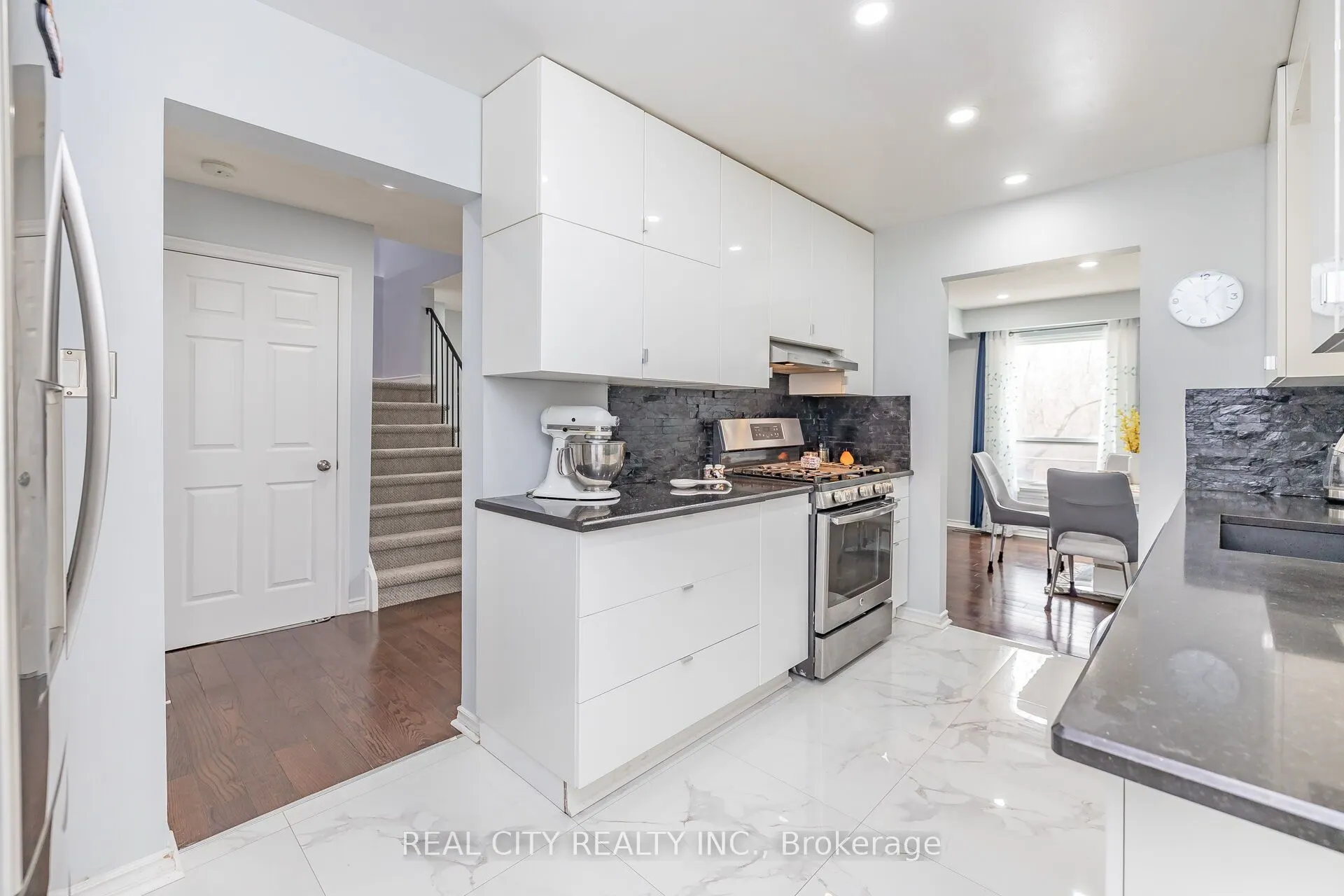 70 Majestic Crescent