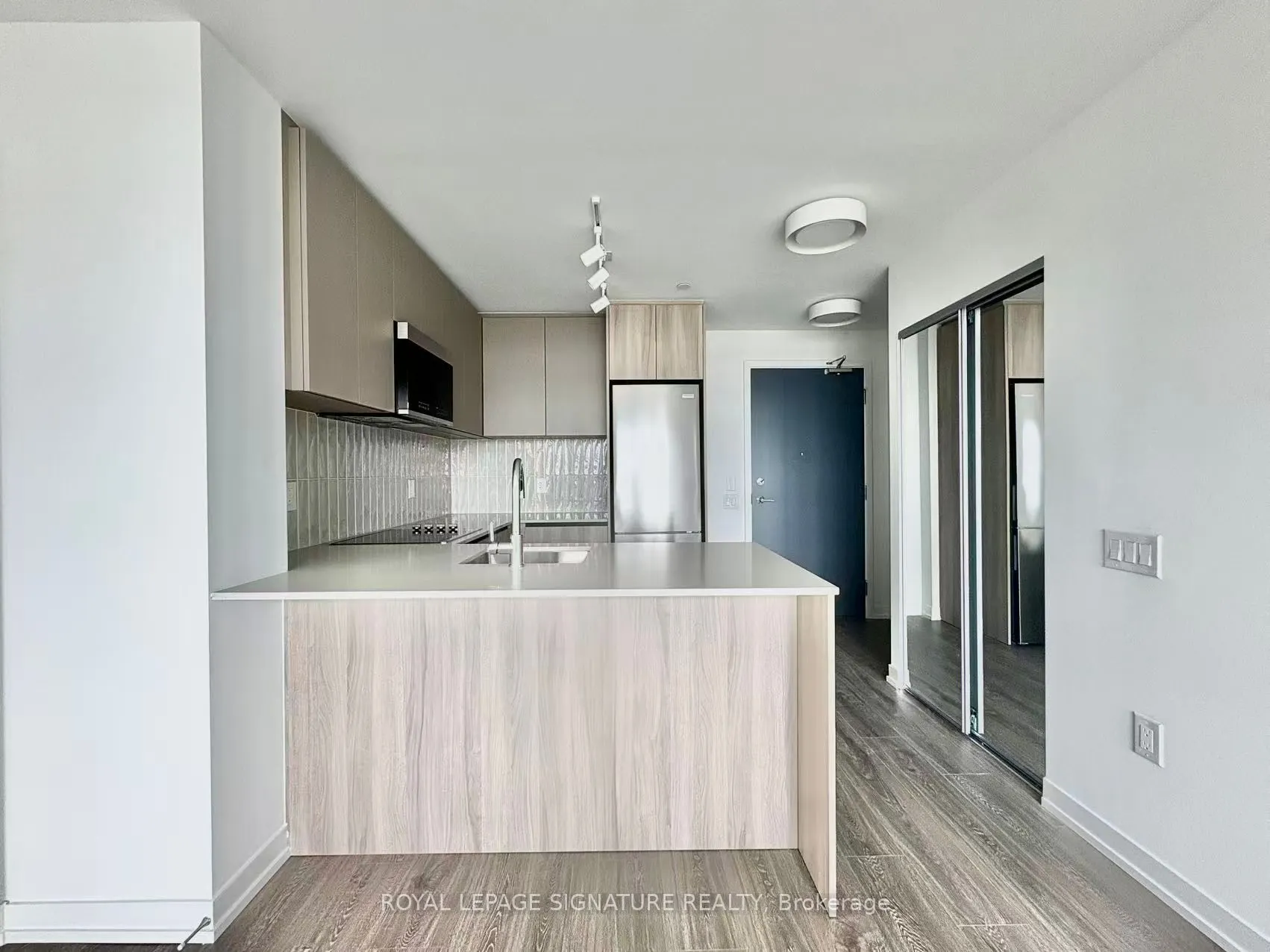 2485 Eglinton Avenue W, #826