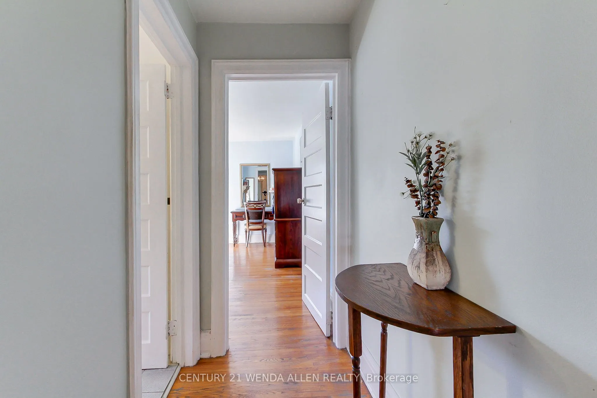 729 Dupont Street