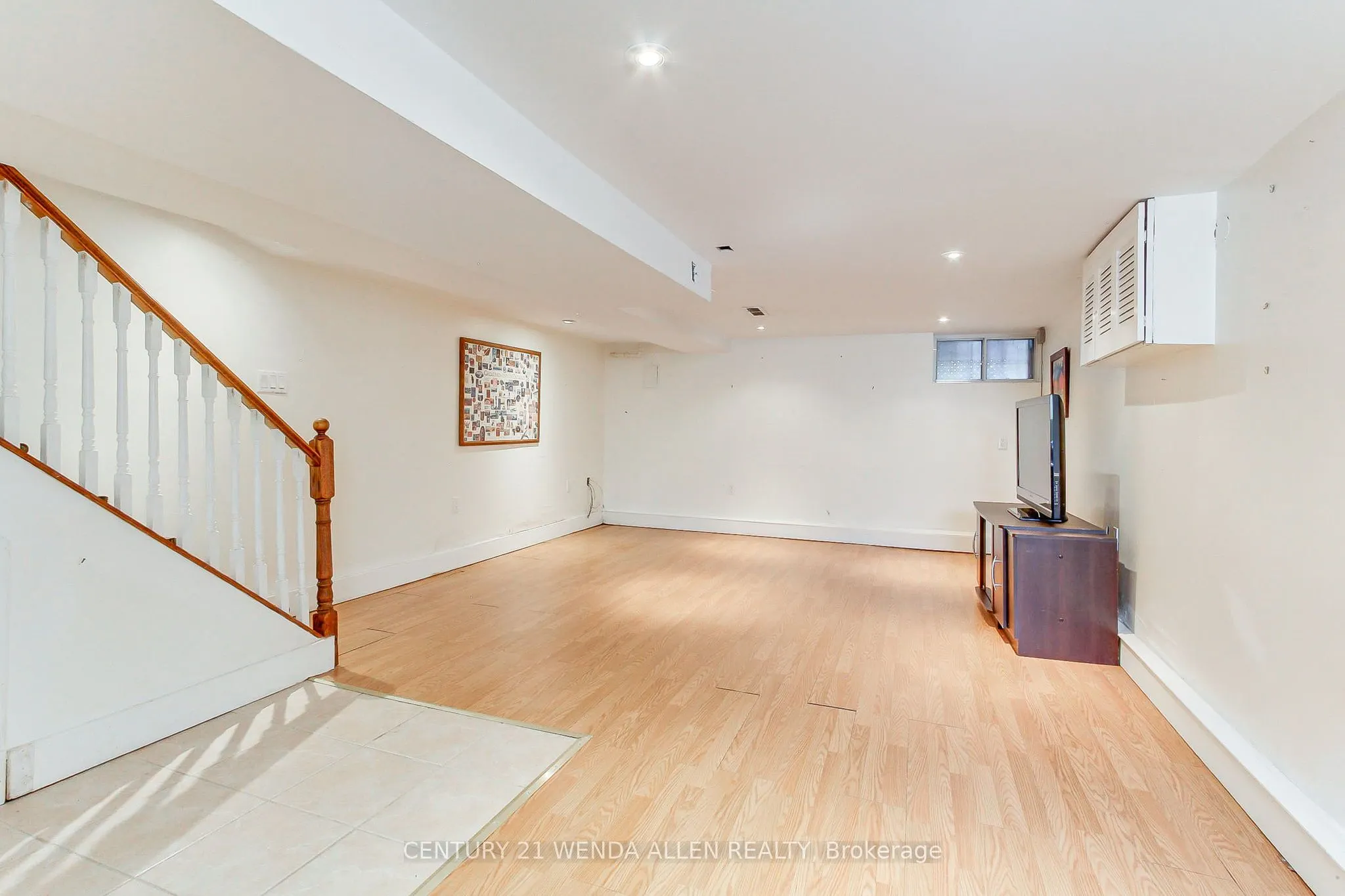 729 Dupont Street