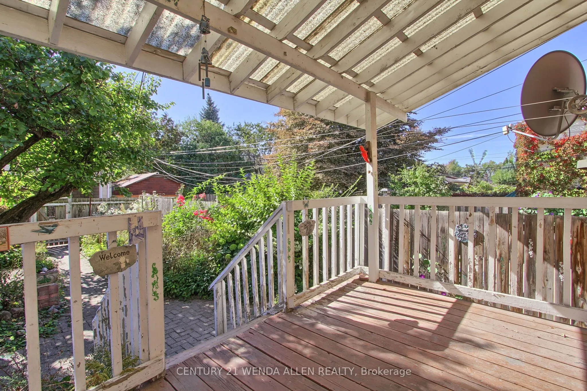 729 Dupont Street