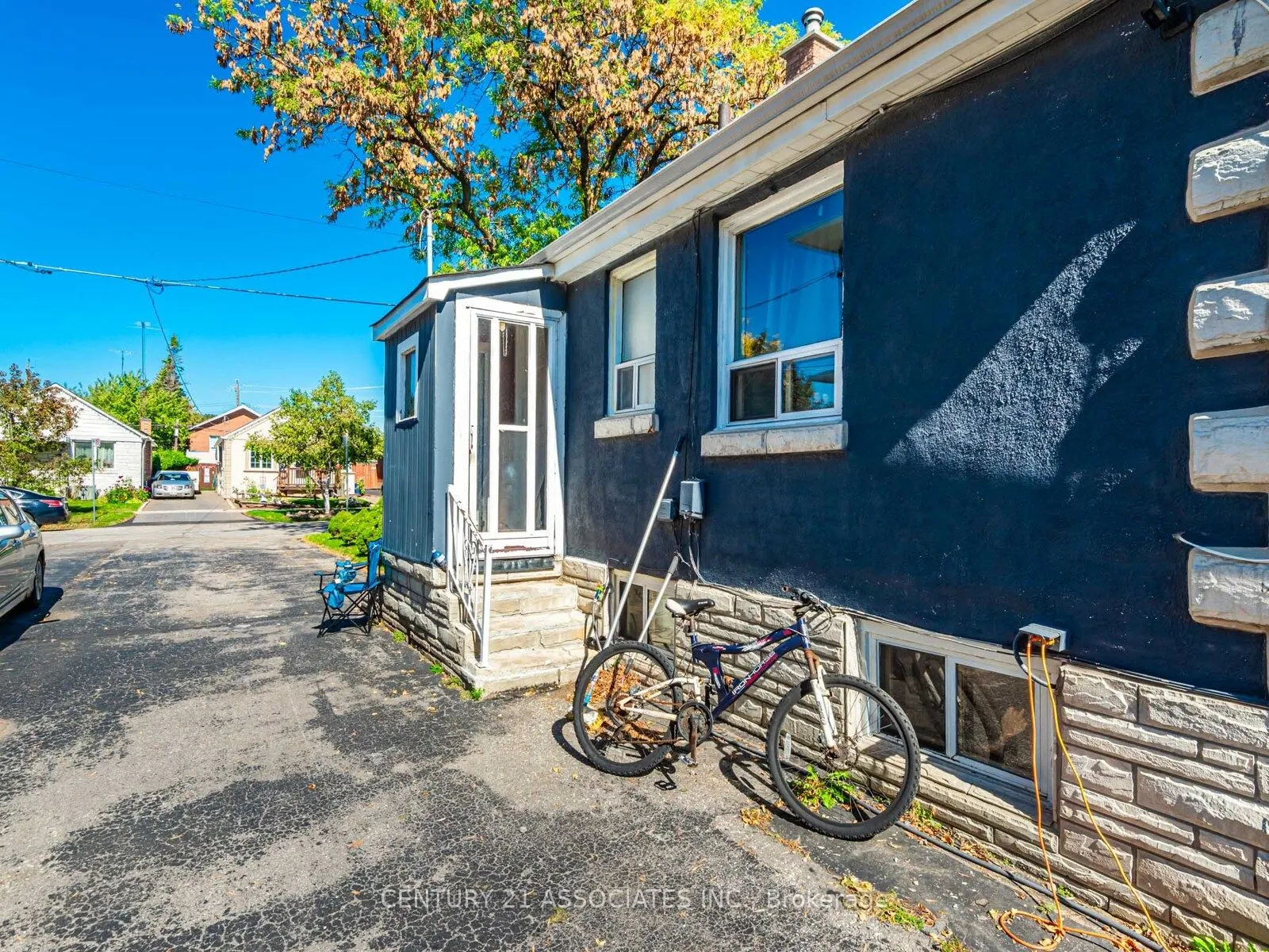 15 Burlingame Road