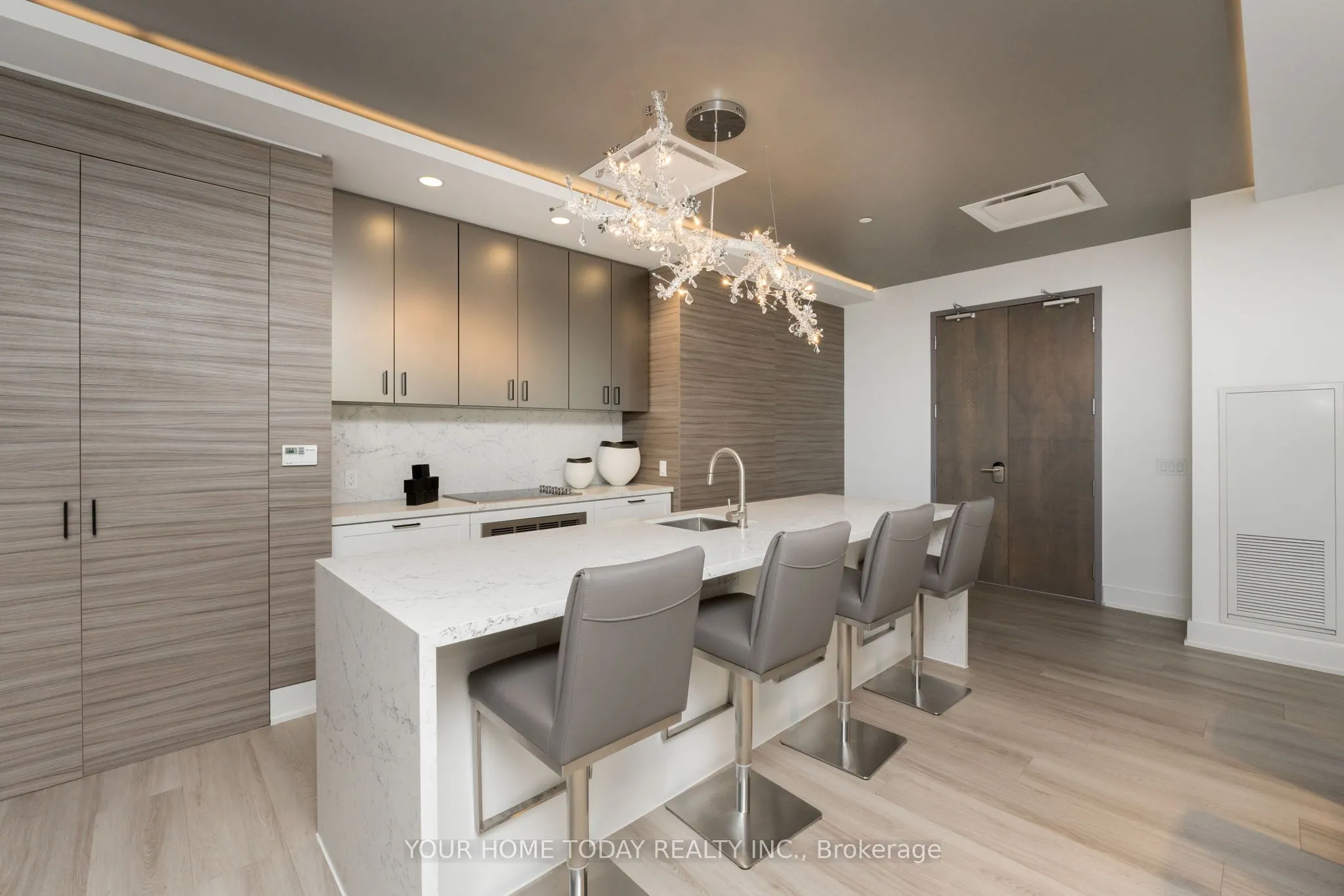 42 Mill Street, #610