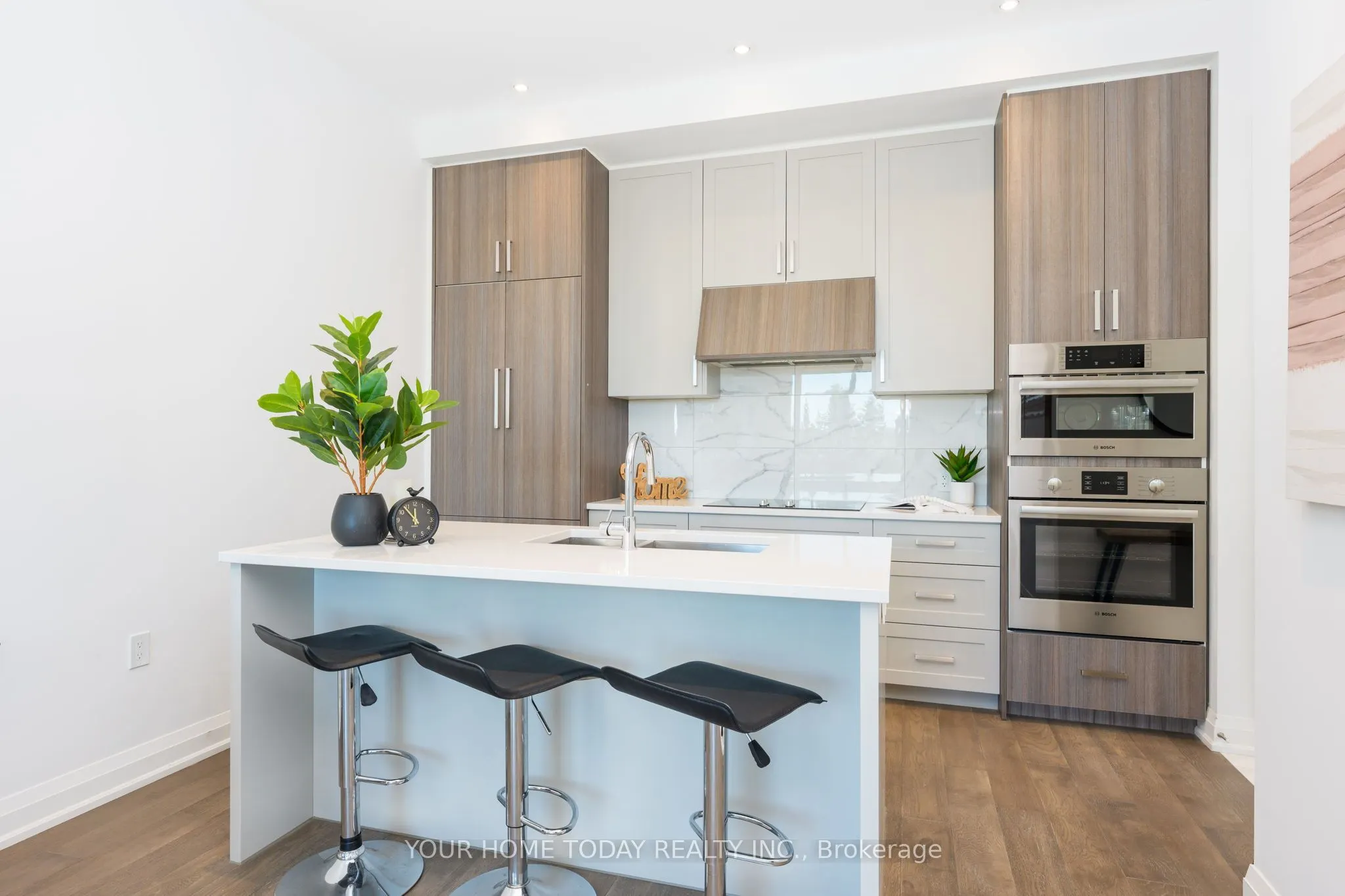 42 Mill Street, #610