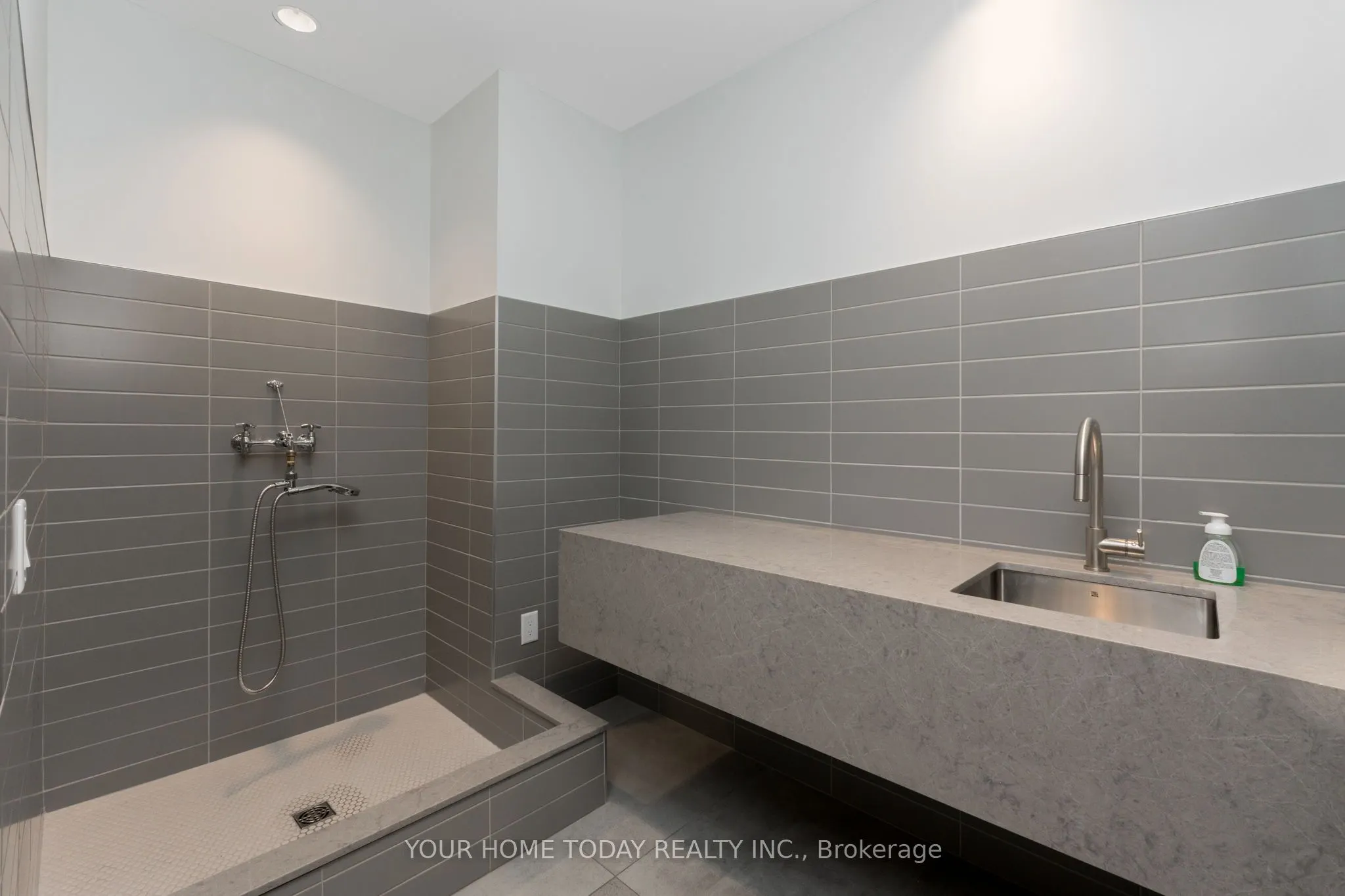 42 Mill Street, #610
