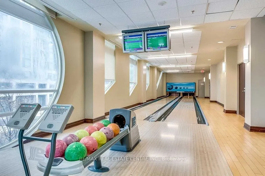 339 Rathburn Road W, #1902