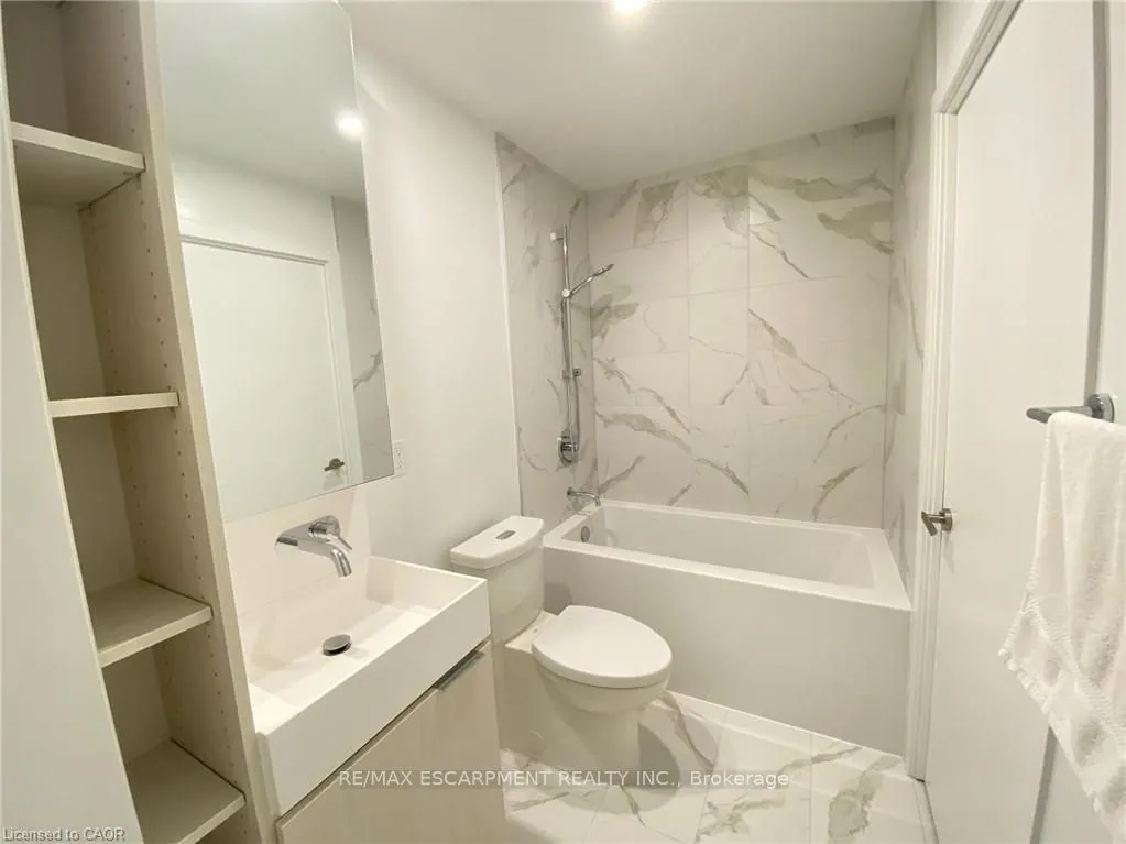 370 Martha Street, #2206