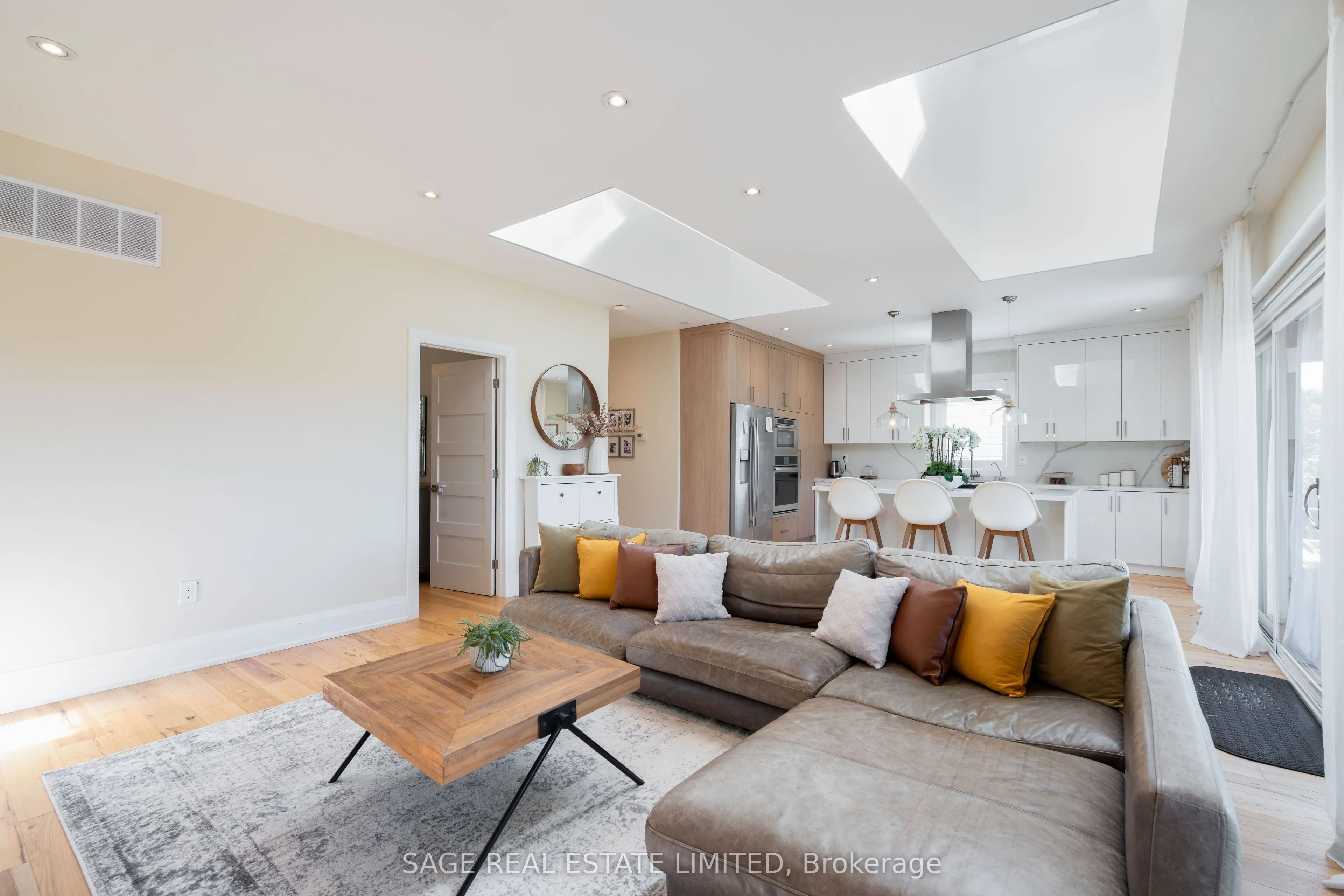 15724 Hurontario Street, #Farm House Suite