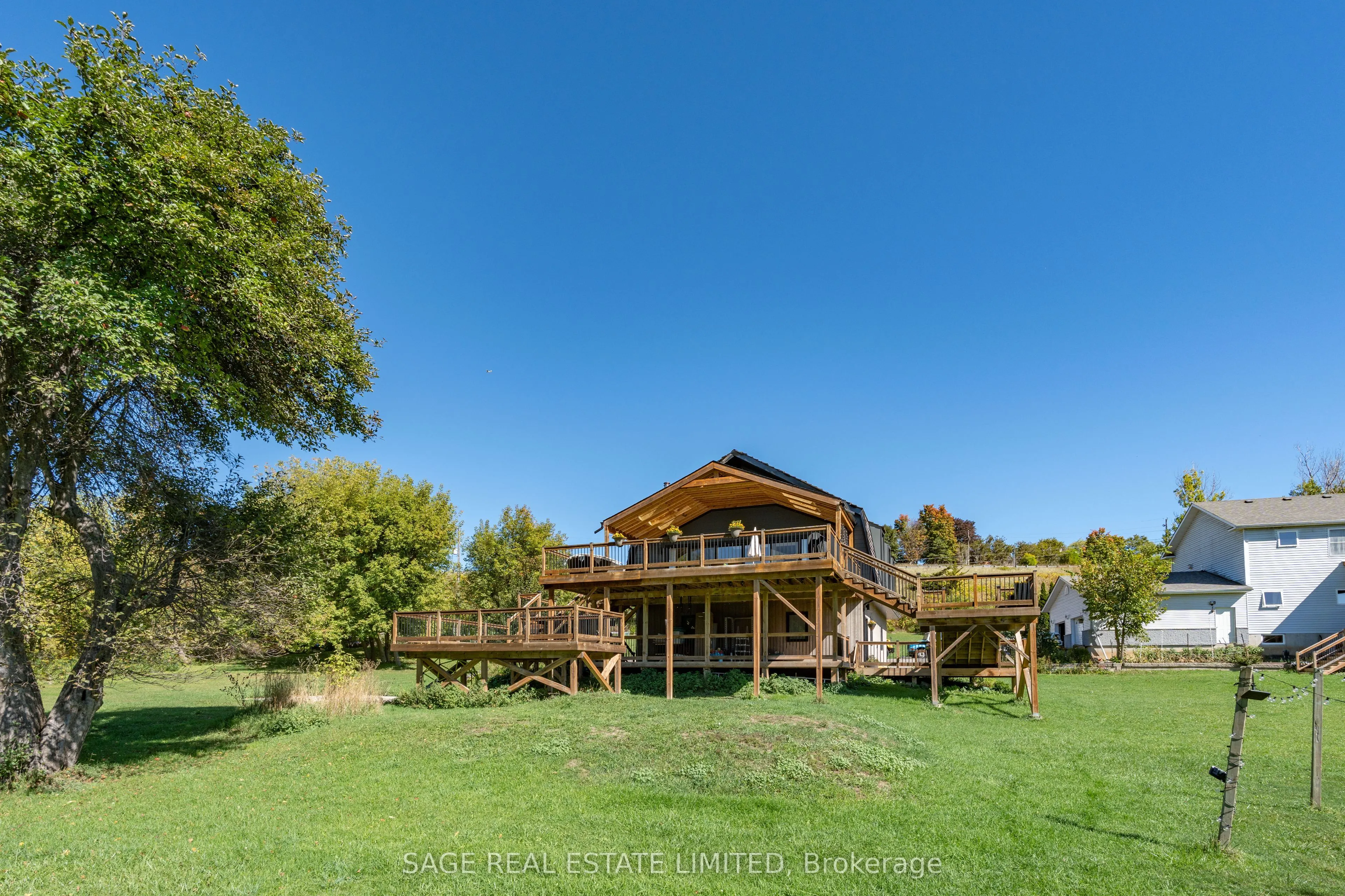 15724 Hurontario Street, #Farm House Suite