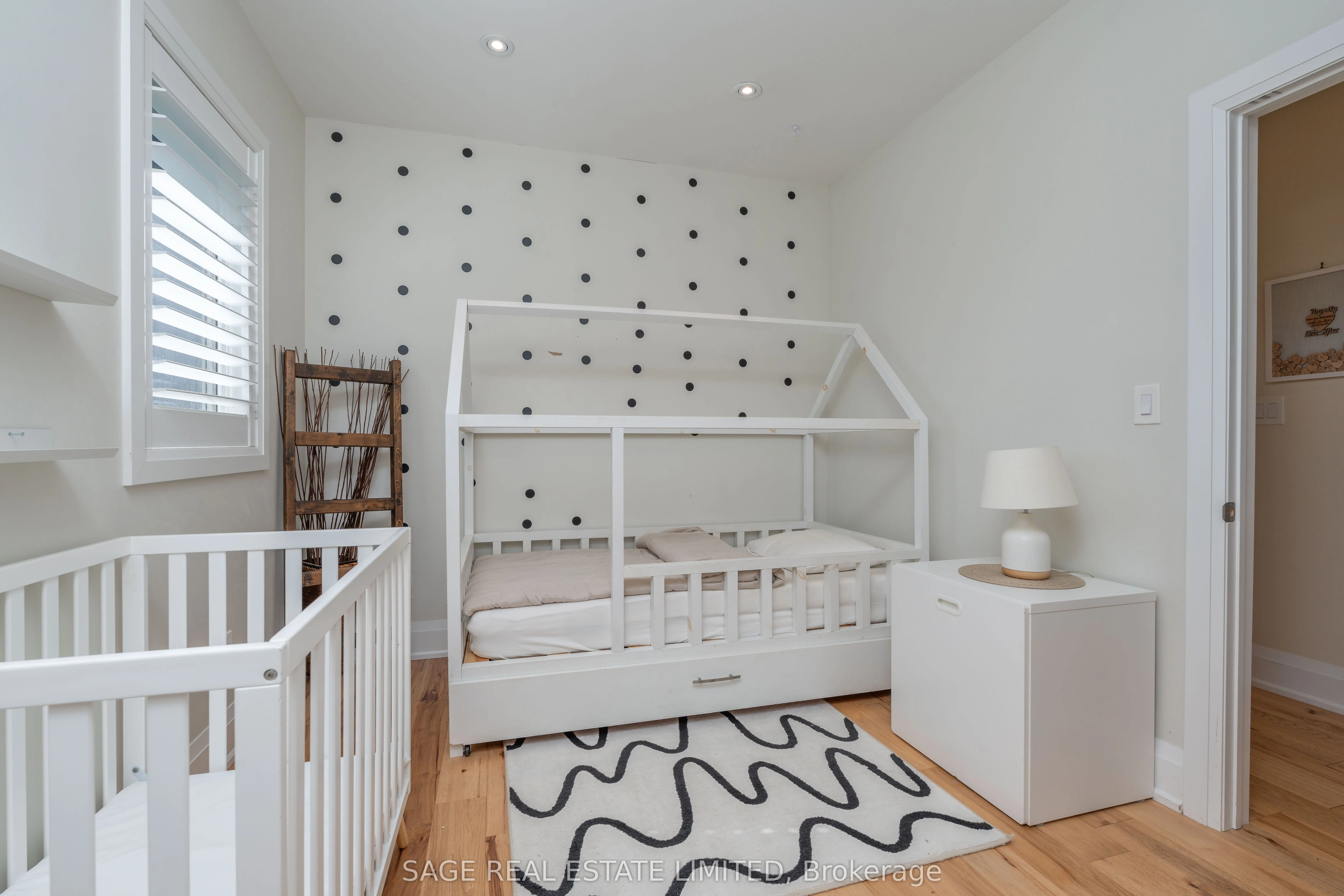 15724 Hurontario Street, #Farm House Suite