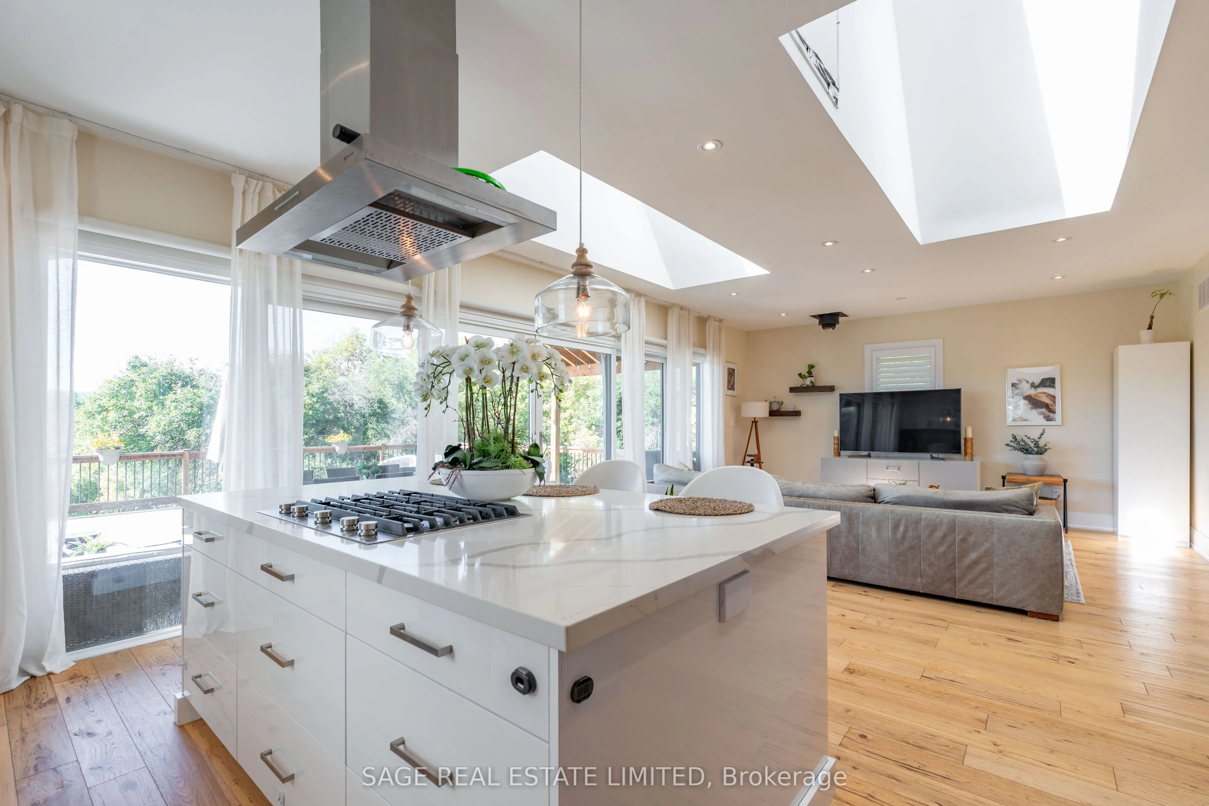 15724 Hurontario Street, #Farm House Suite