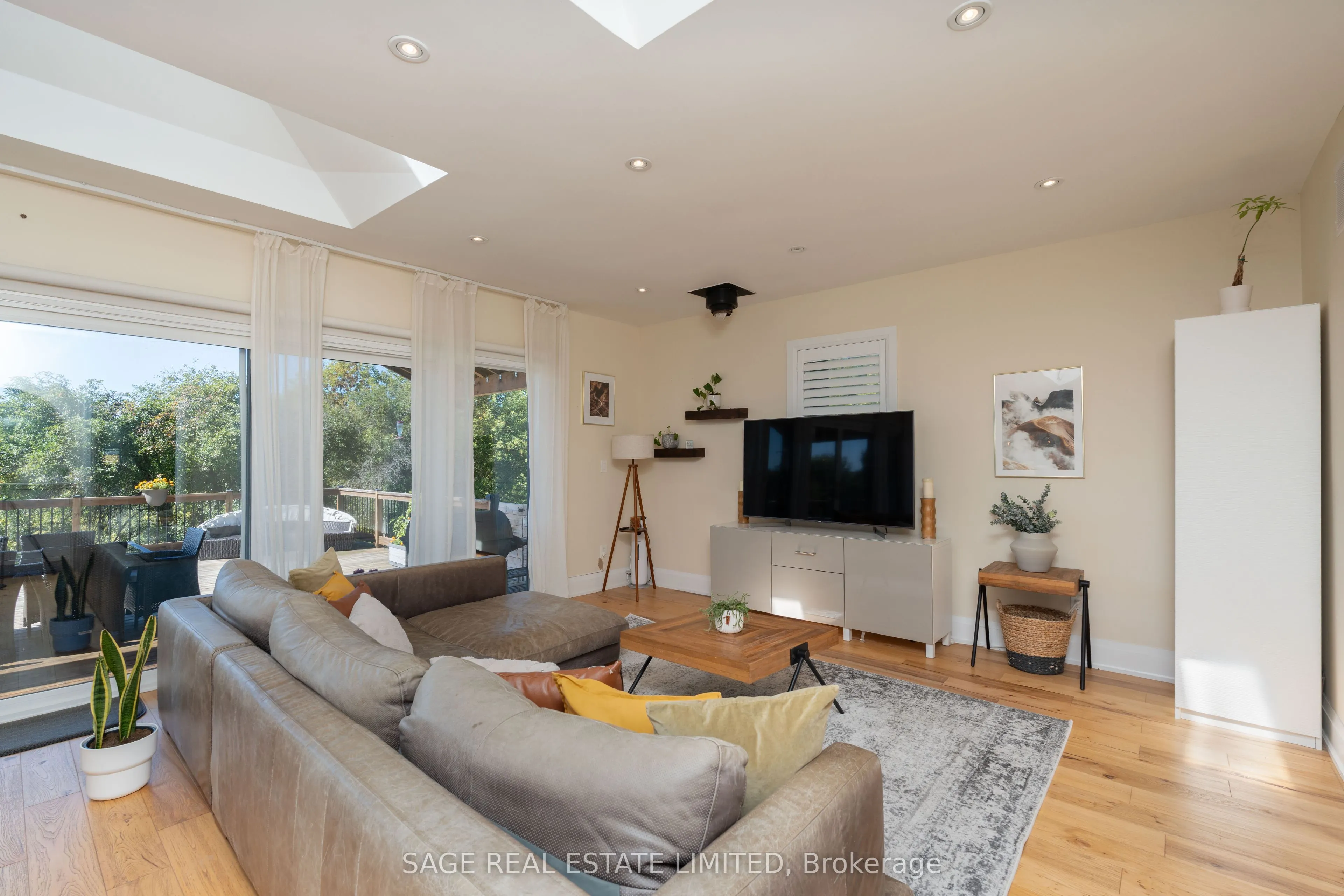 15724 Hurontario Street, #Farm House Suite