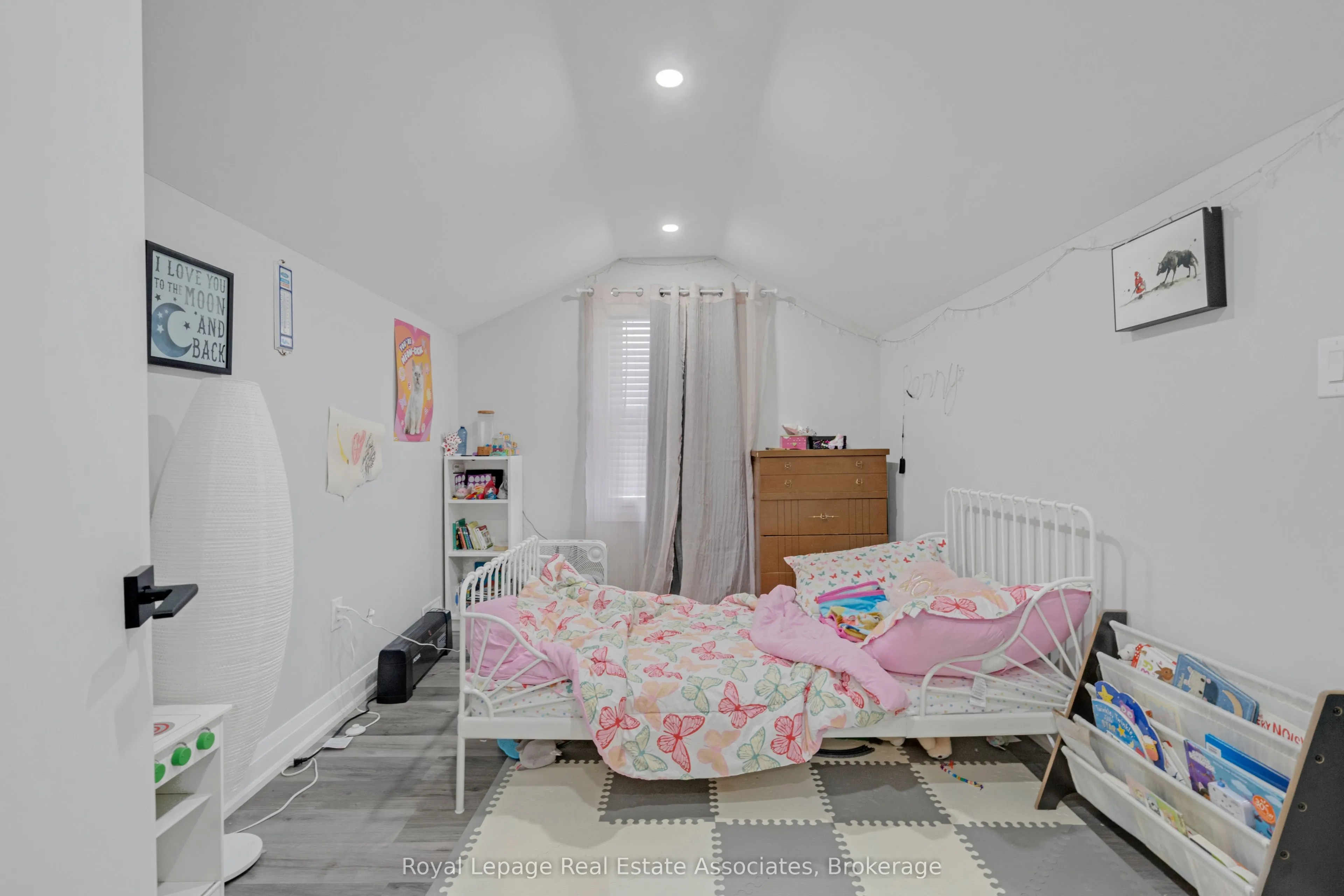 66 Broadway Avenue, #UPPER