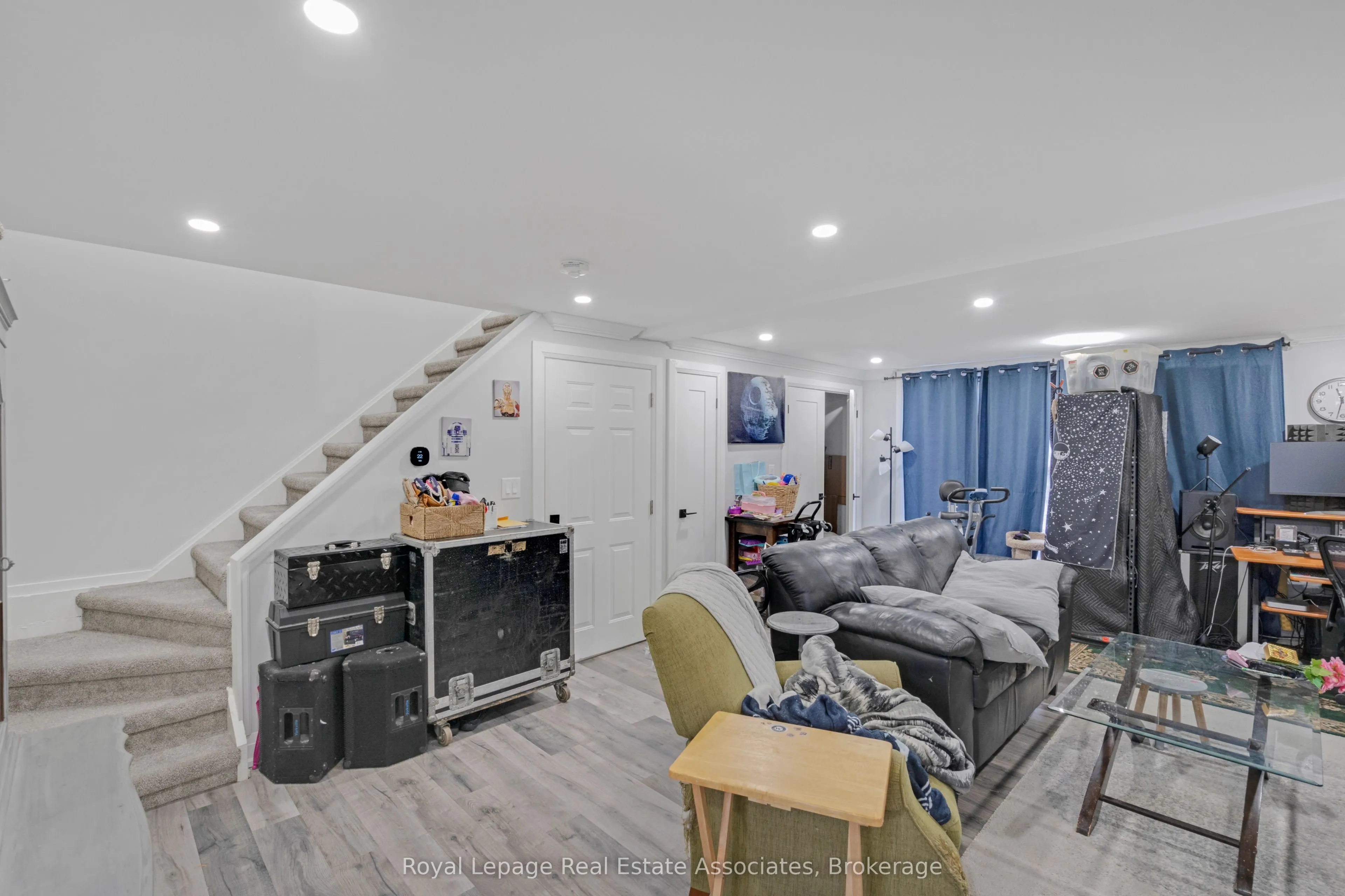 66 Broadway Avenue, #UPPER