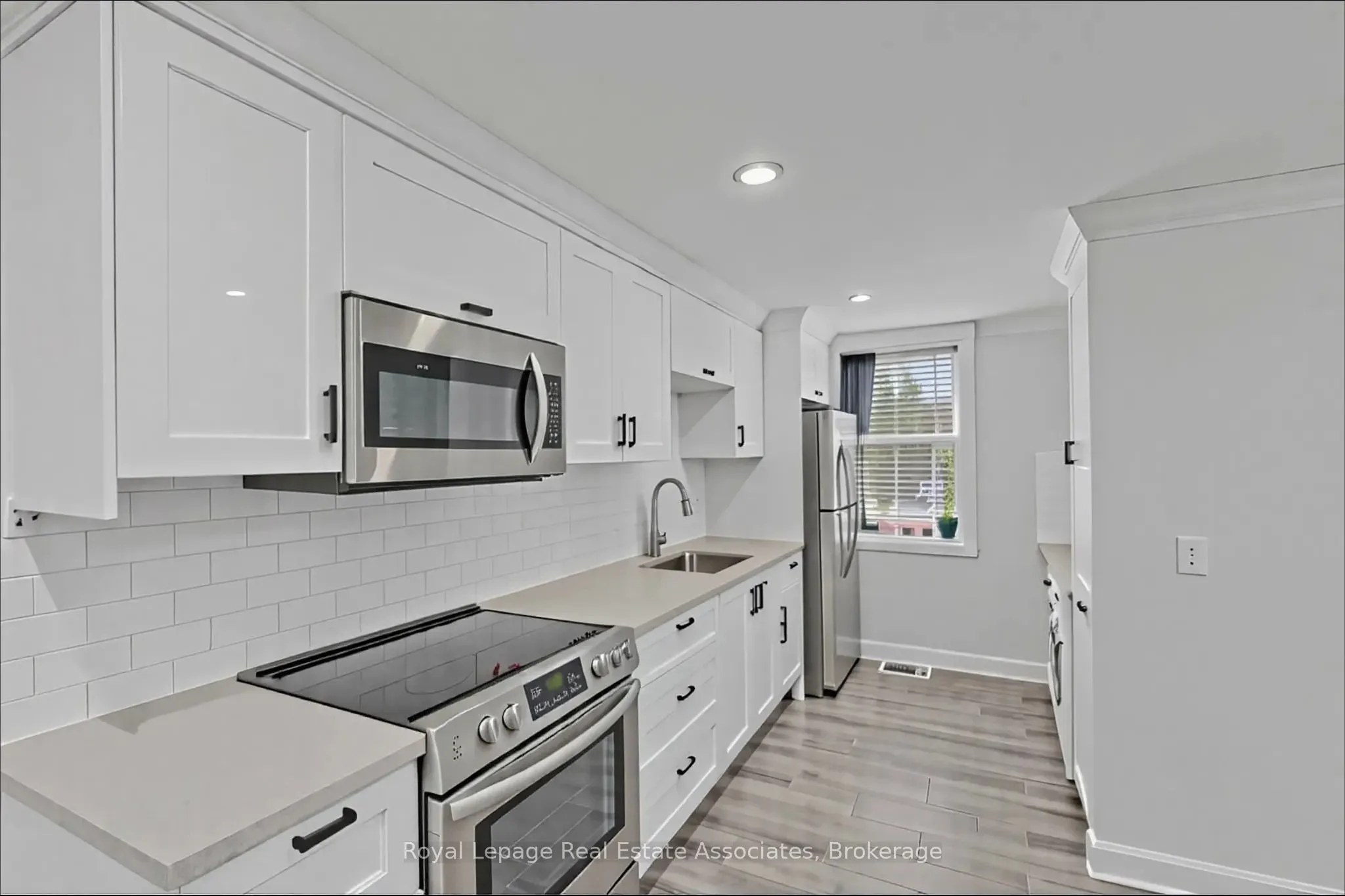 66 Broadway Avenue, #UPPER