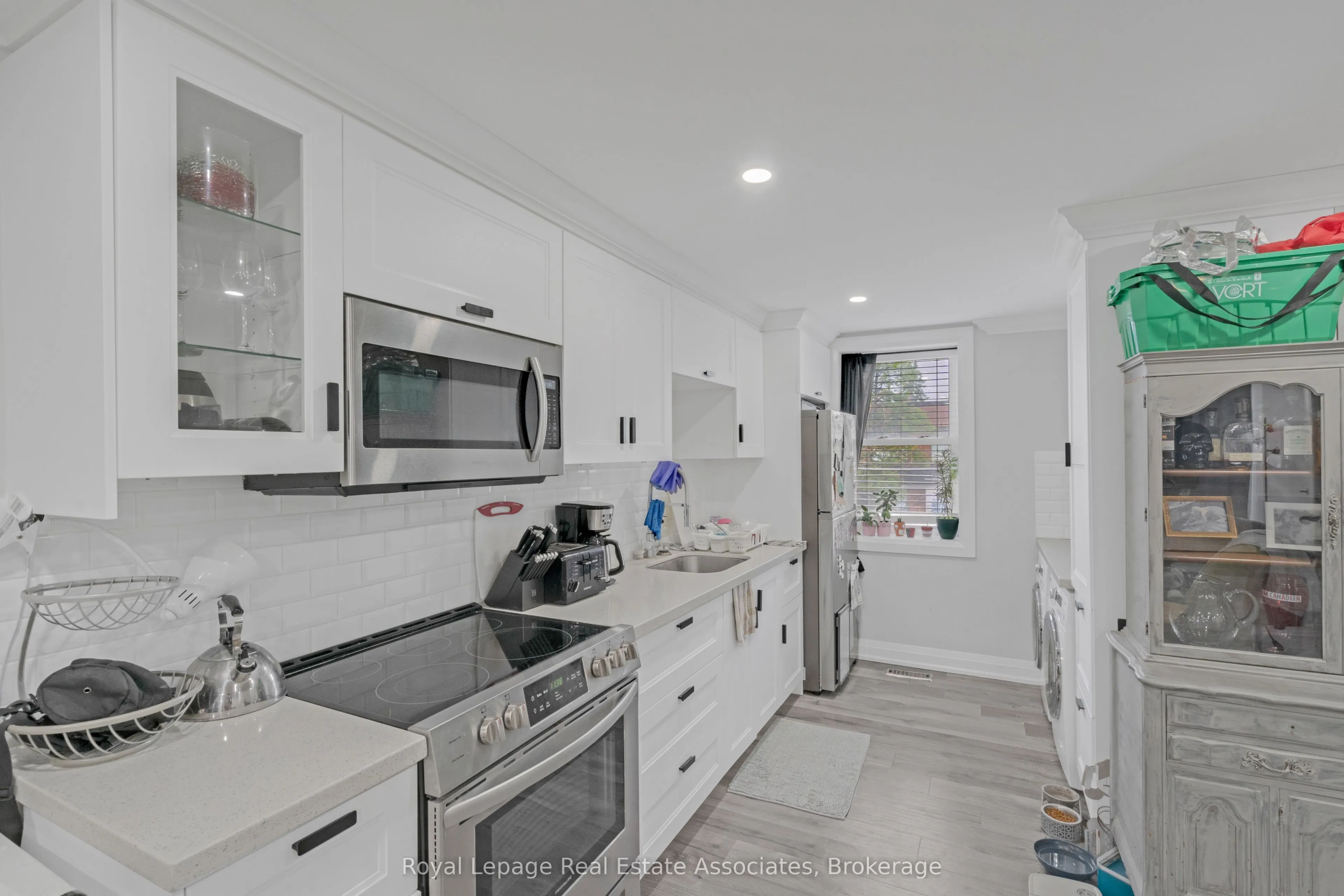 66 Broadway Avenue, #UPPER