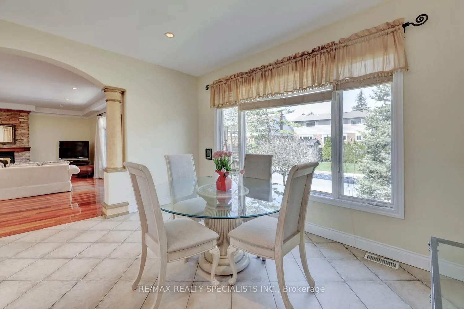 2141 Fowler Lane