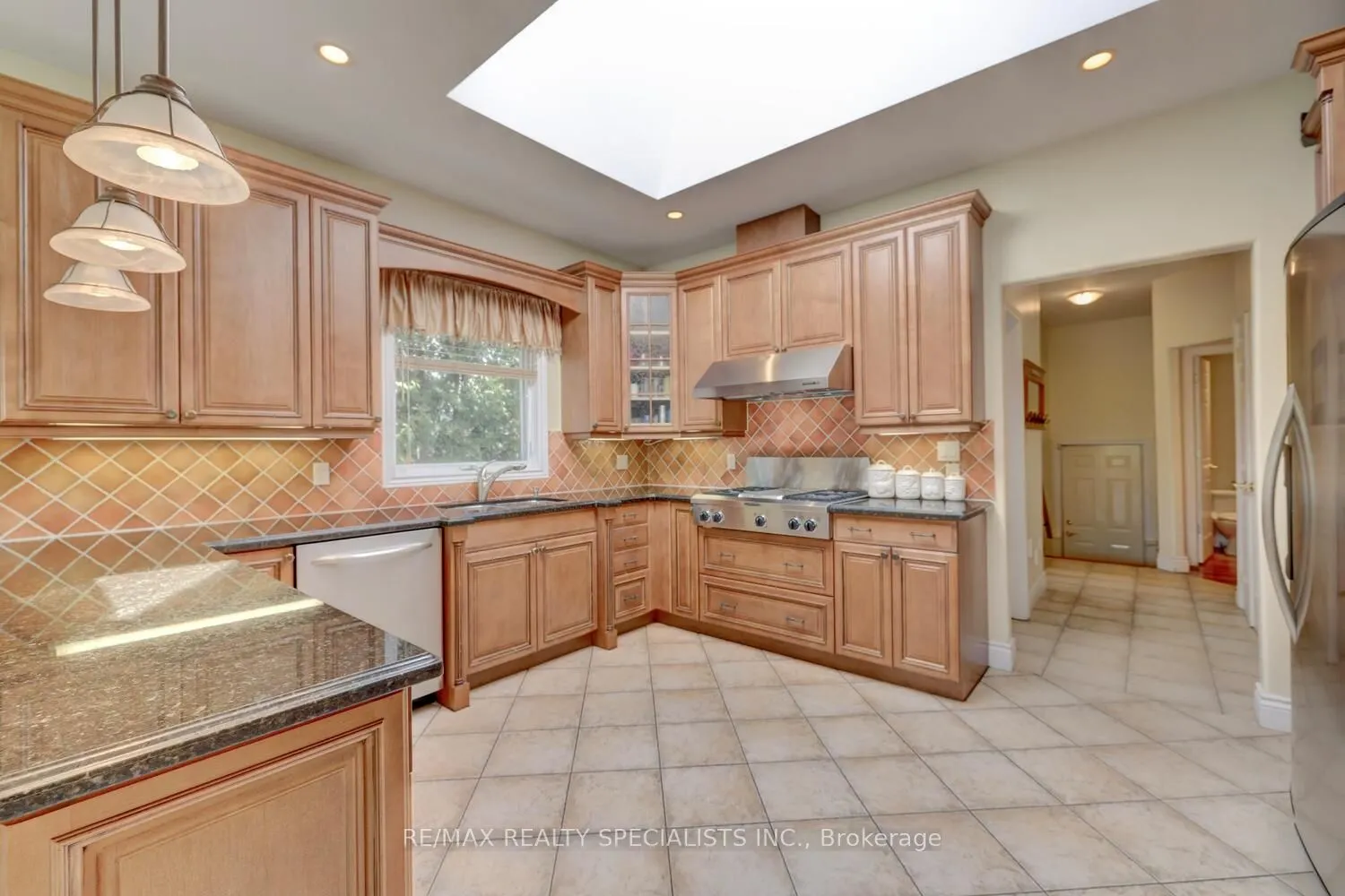 2141 Fowler Lane