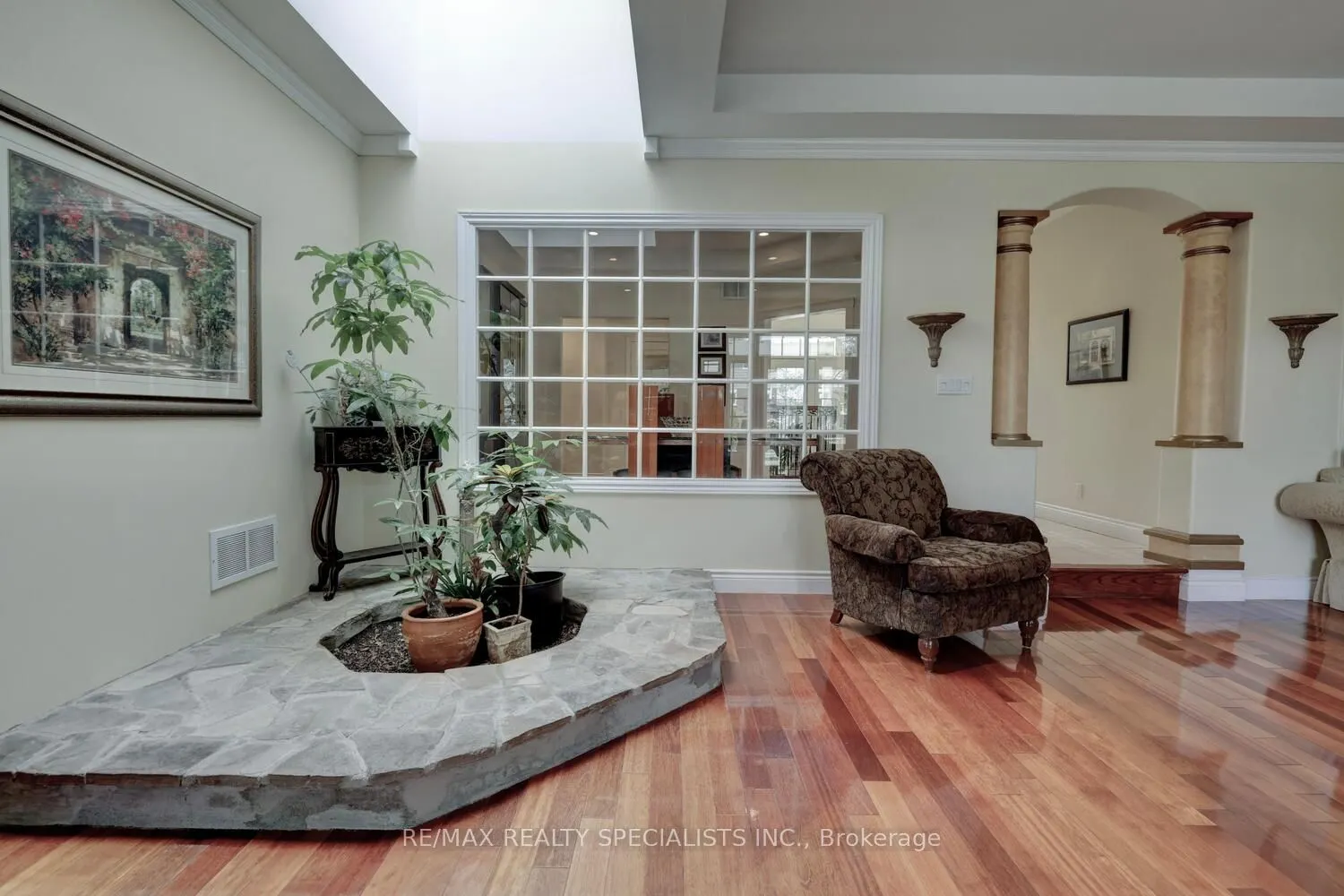2141 Fowler Lane