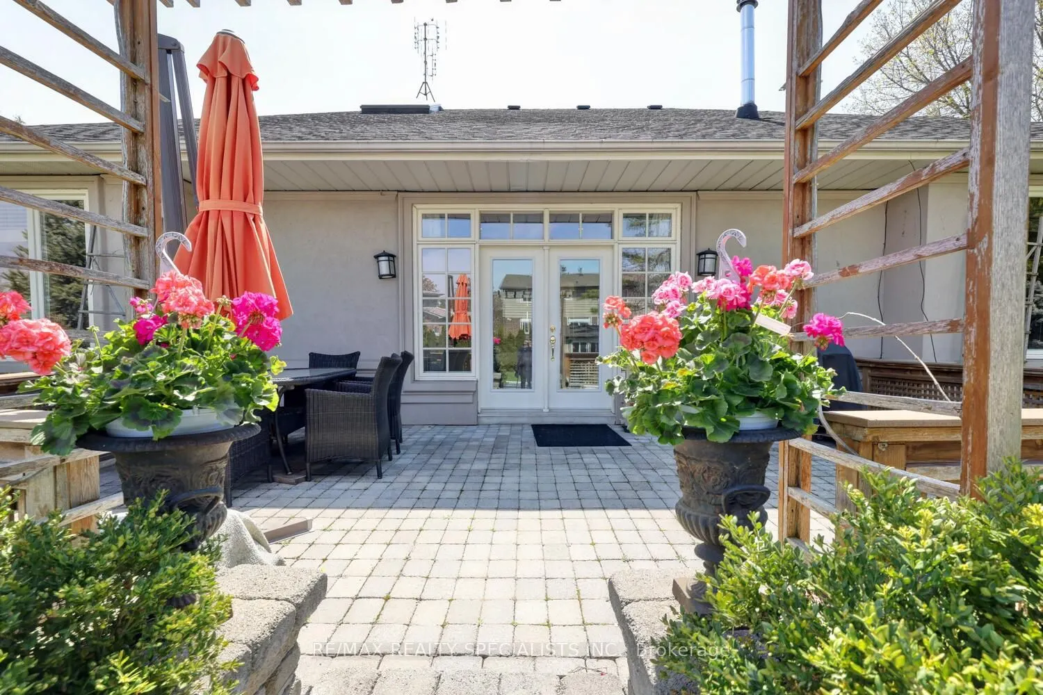 2141 Fowler Lane