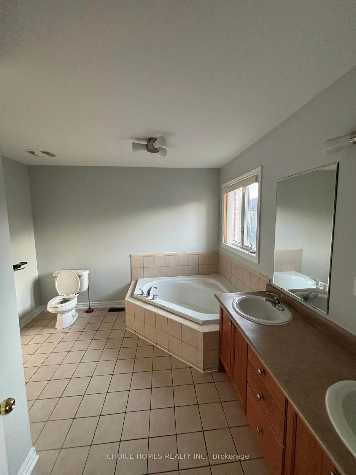 468 Grant Way