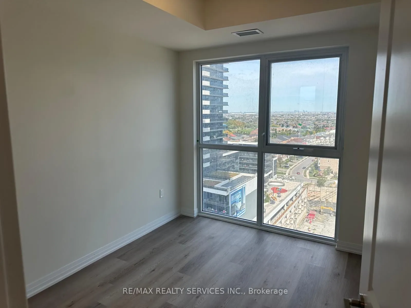 15 Watergarden Drive, #1401