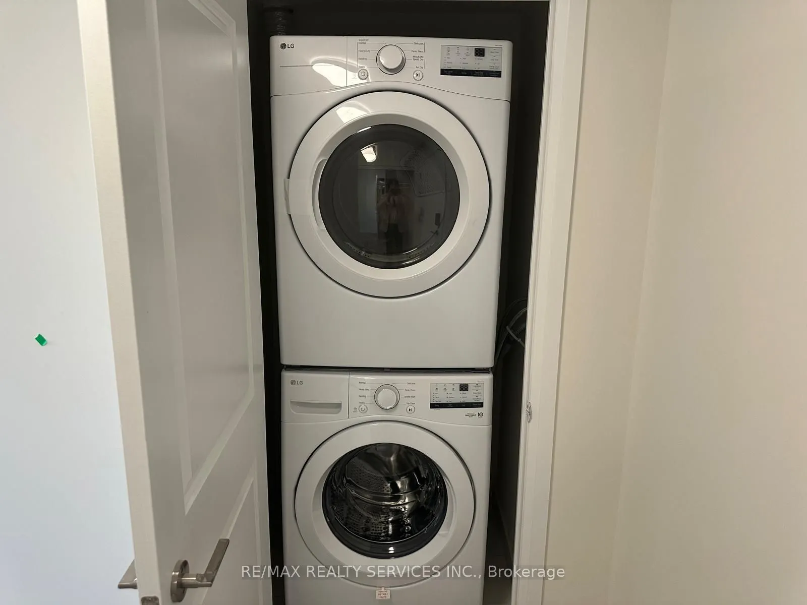 15 Watergarden Drive, #1401