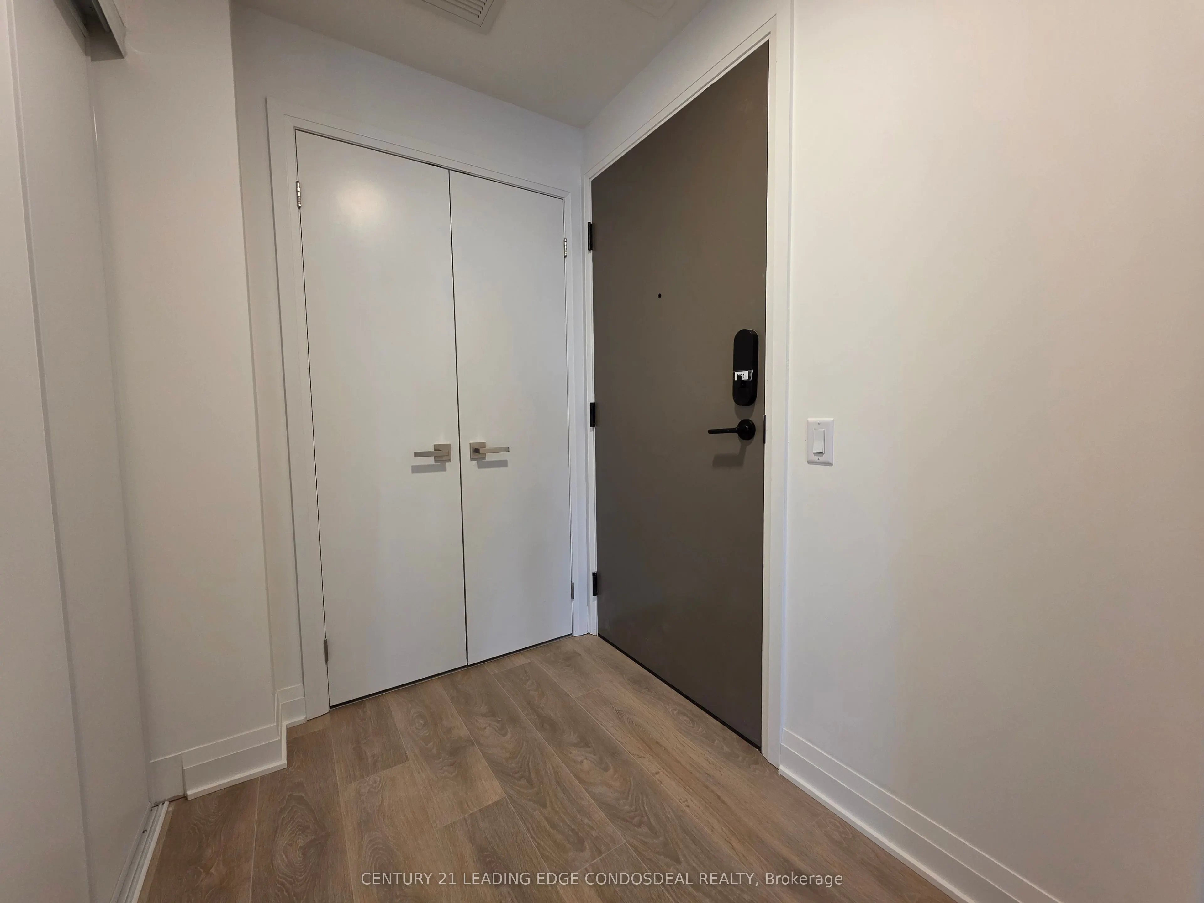 4015 The Exchange, #1911