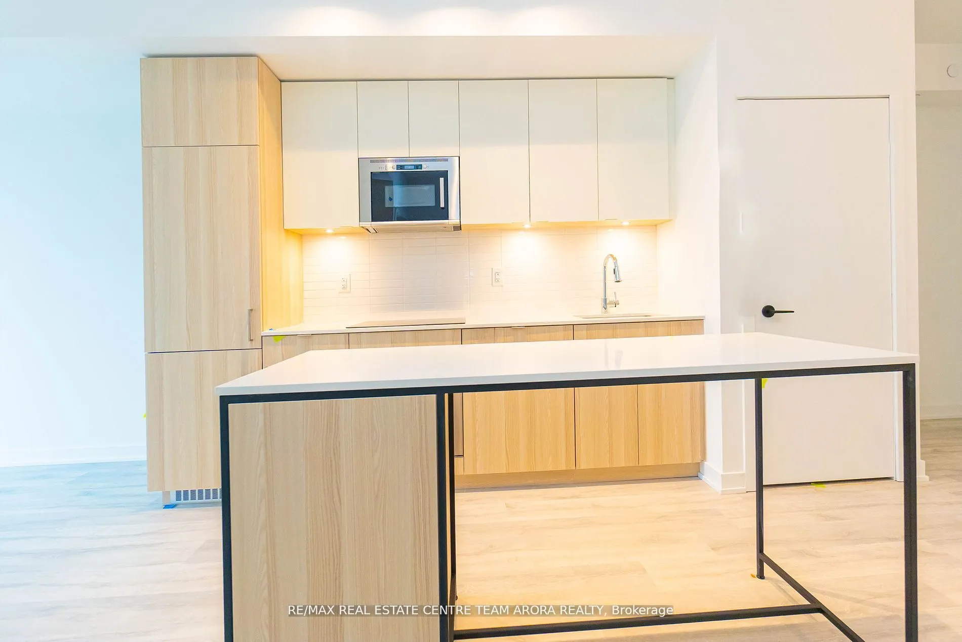 220 Missinnihe Way, #703