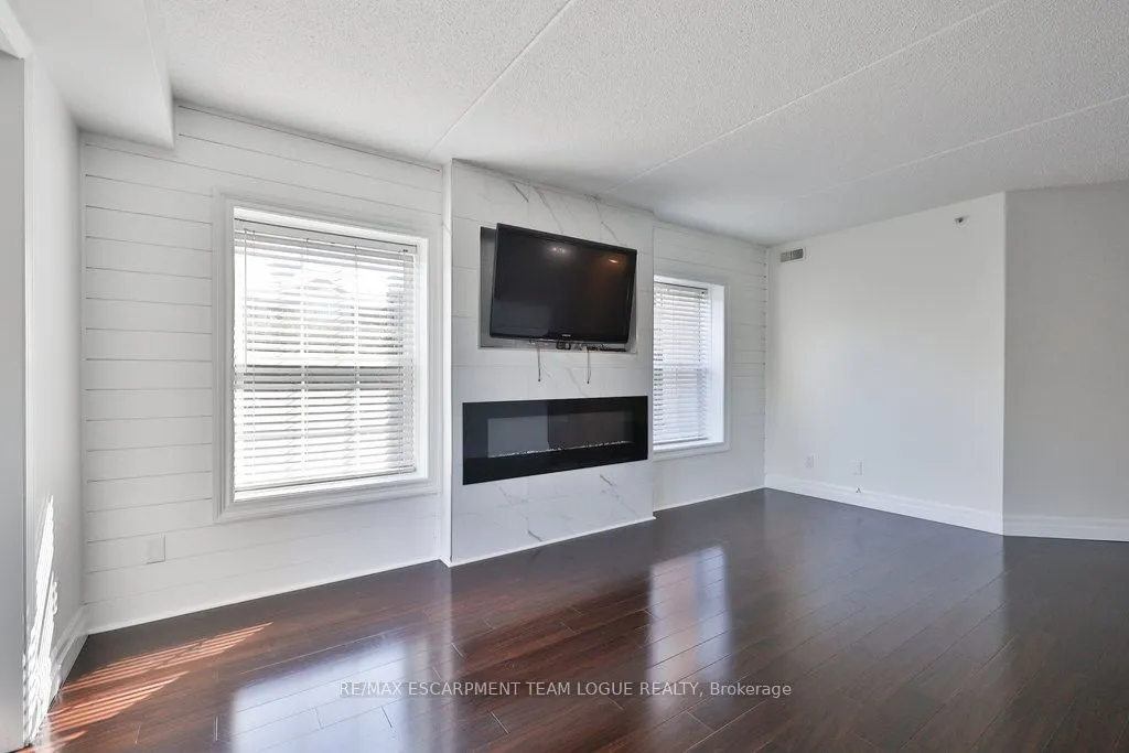 2035 Appleby Line, #113