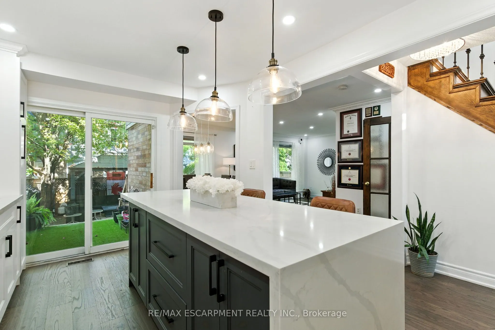 5566 Thorn Lane