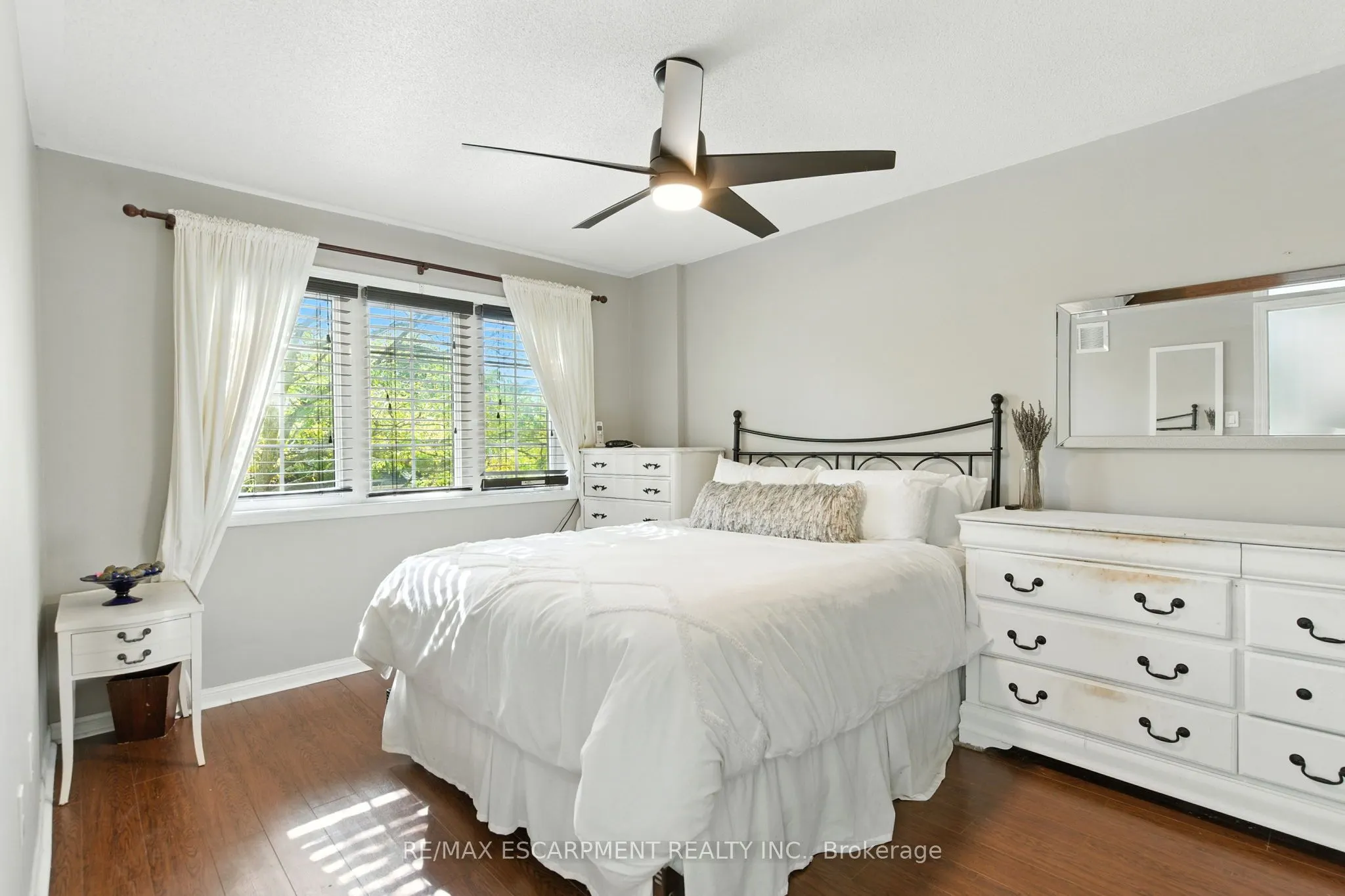 5566 Thorn Lane