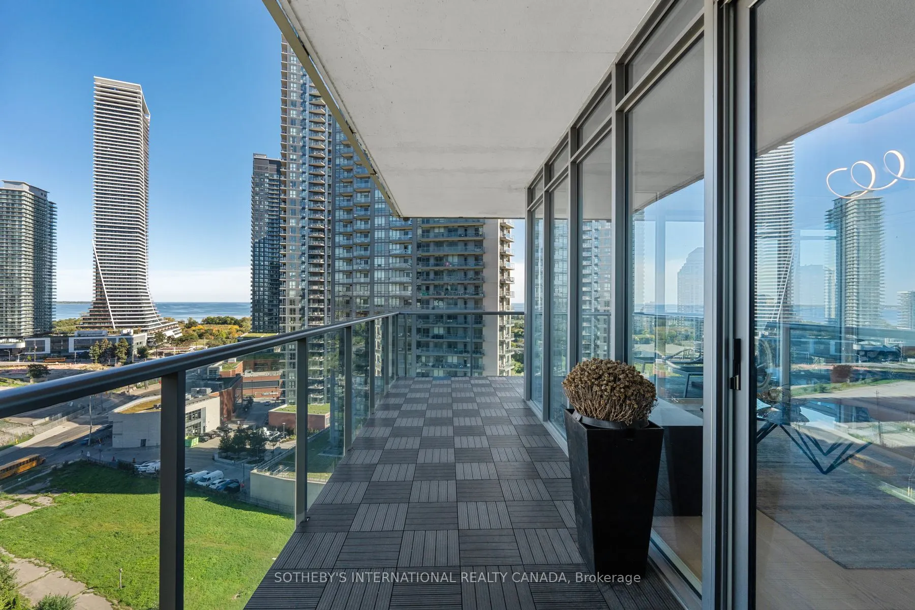 88 Park Lawn Road, #1608