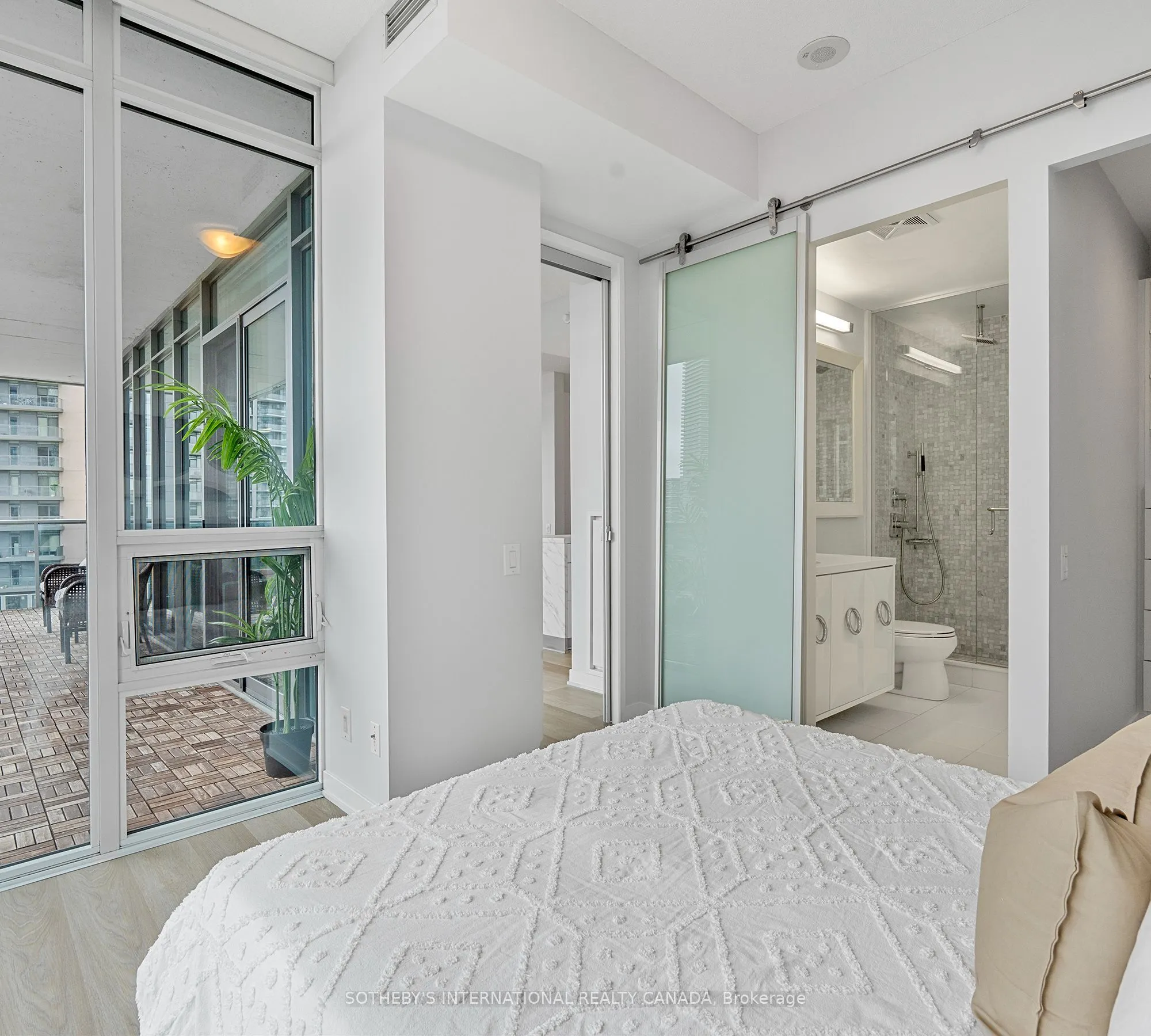 88 Park Lawn Road, #1608