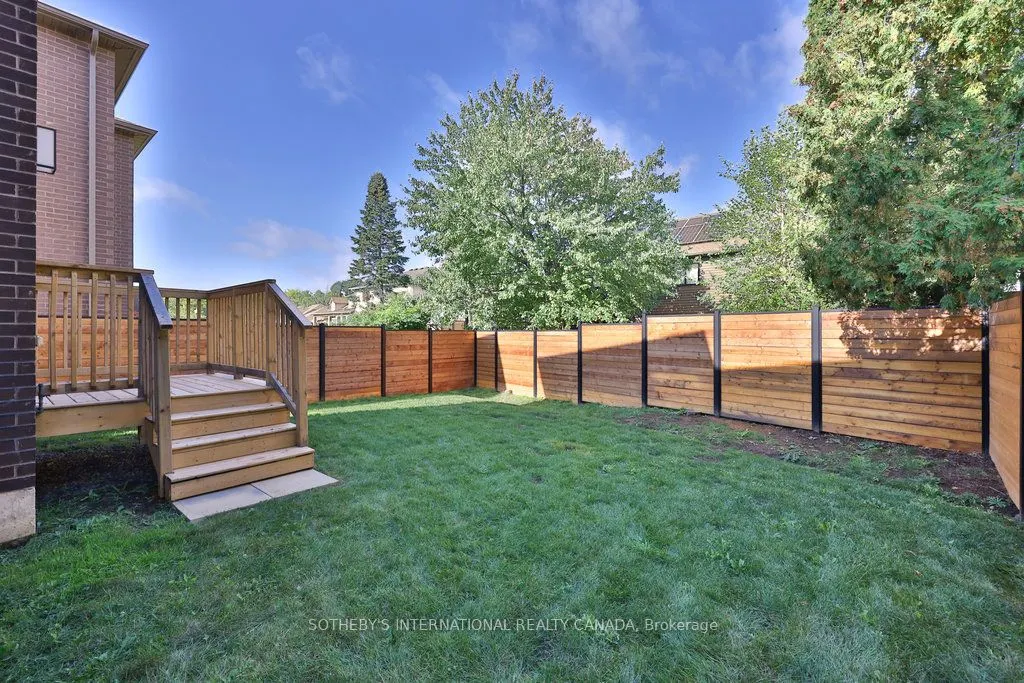 520 Markay Common