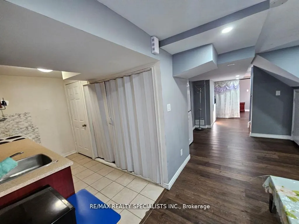 64 Botavia Downs Drive
